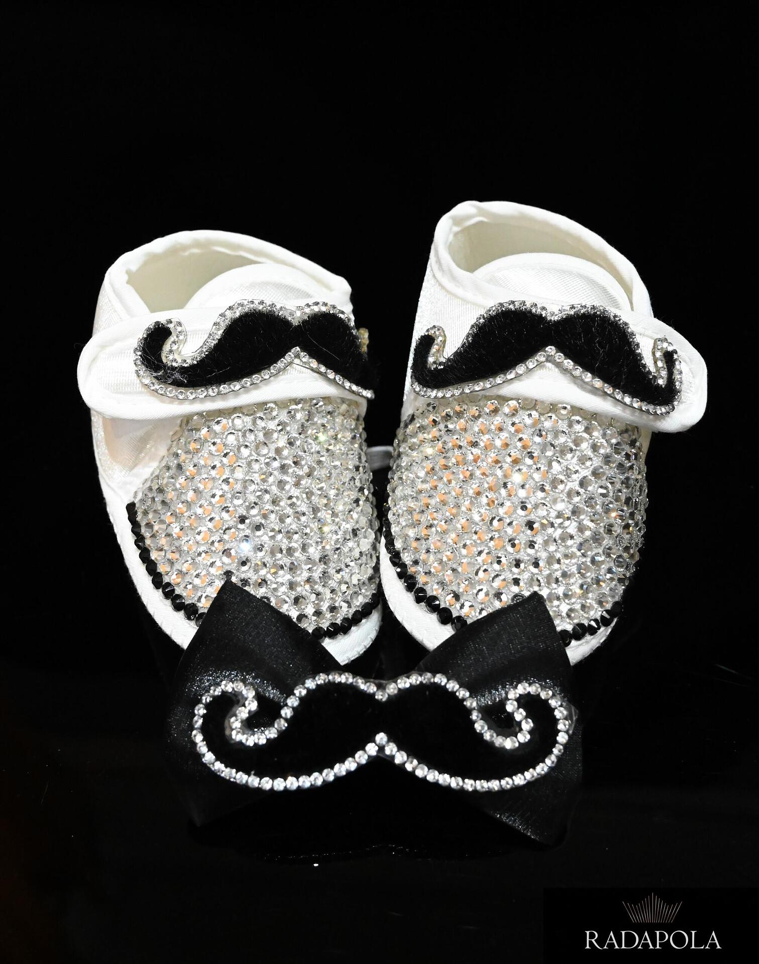 Baby shoes set with bow tie in black