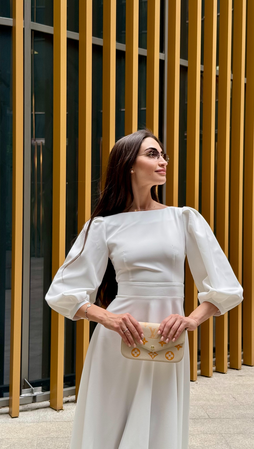 Comfortable dress: White Melody 