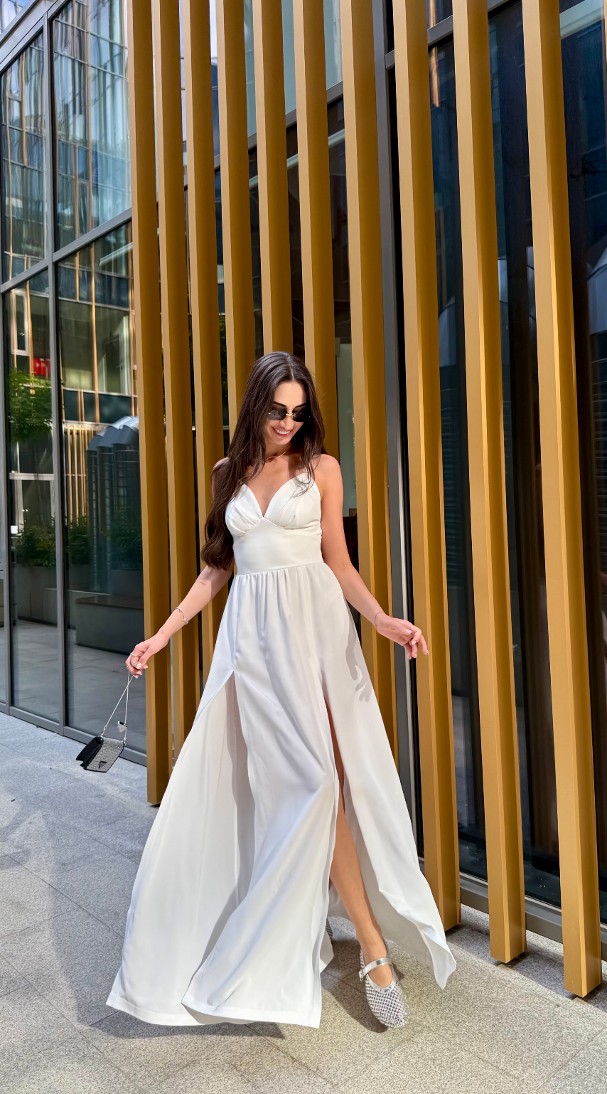 Stylish dress in white: Clara