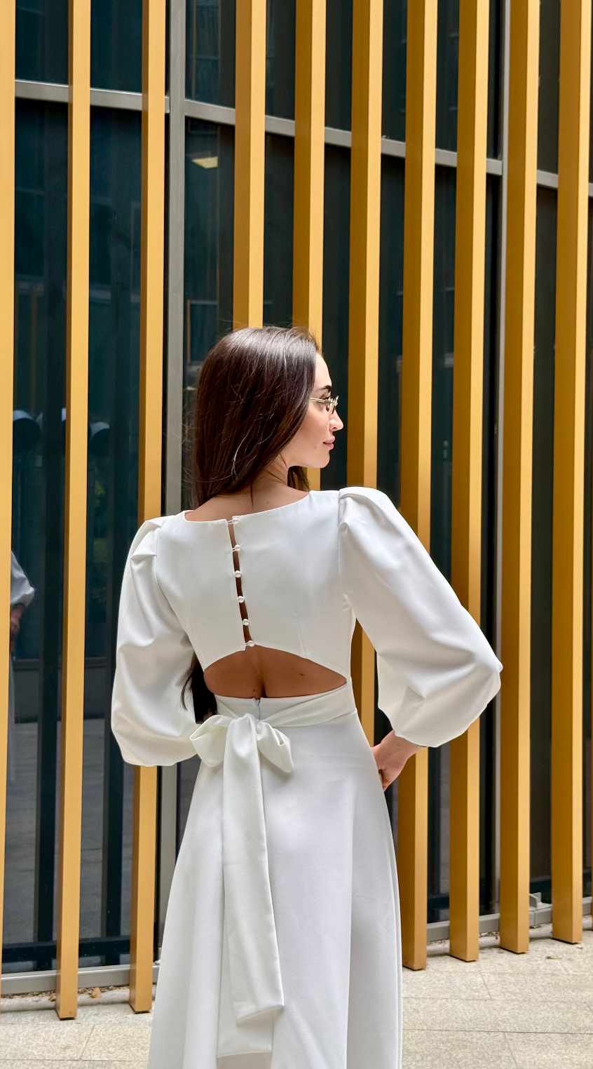 Comfortable dress: White Melody 