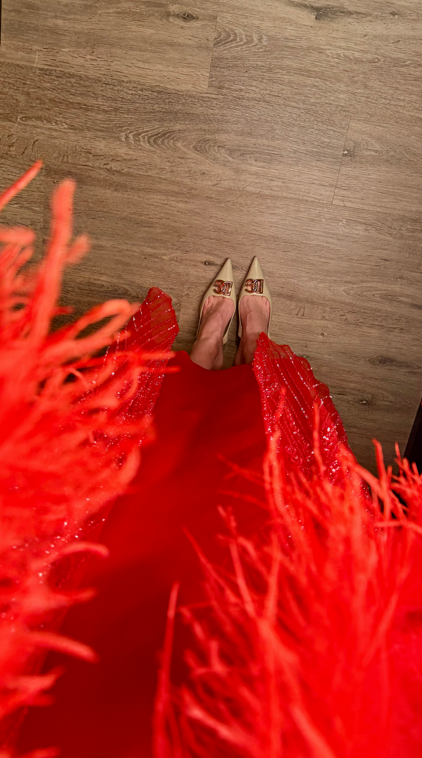 Сатенена рокля в червено: Luxury Eve