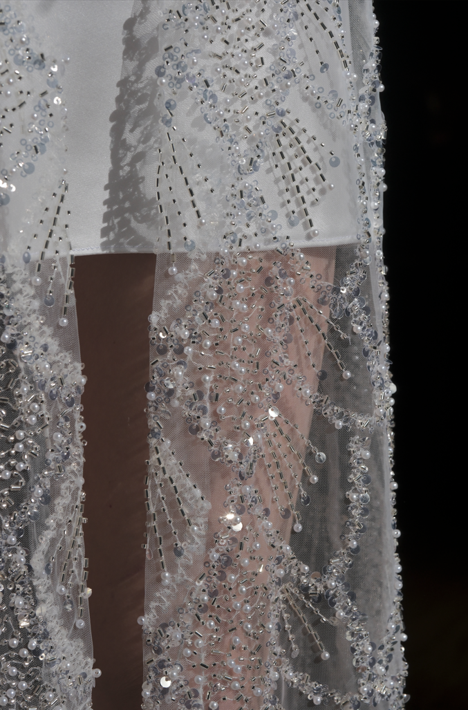 Ръчно изработена жилетка в бяло: Luxury Eve