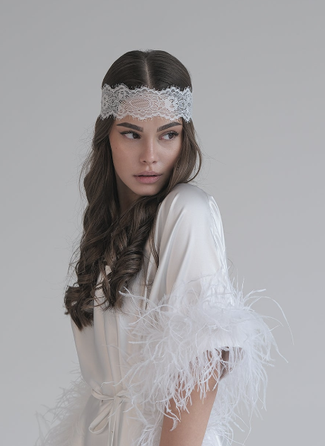 Дантелена лента в бяло: Selena