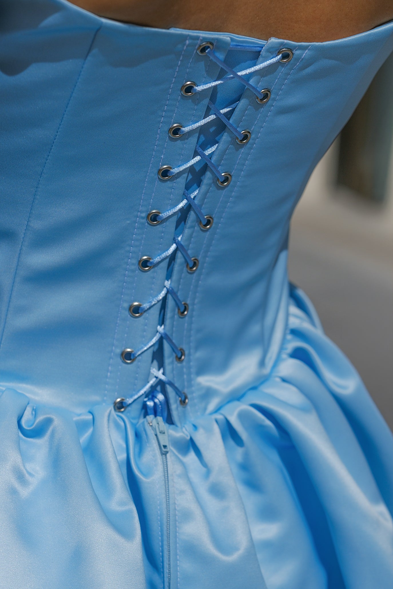 Рокля в синьо: Poelle