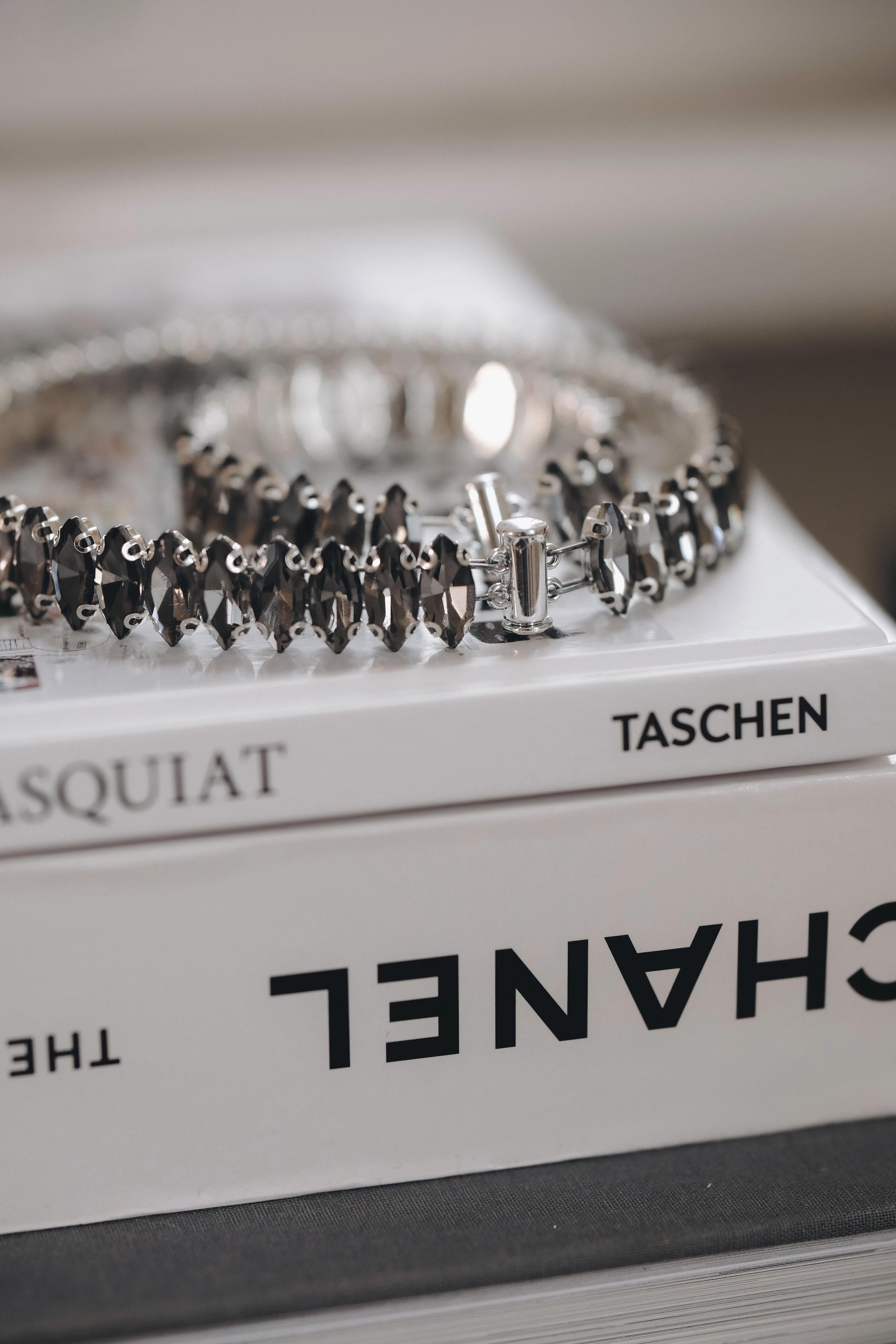 Graphite choker/necklace: Reginelle 