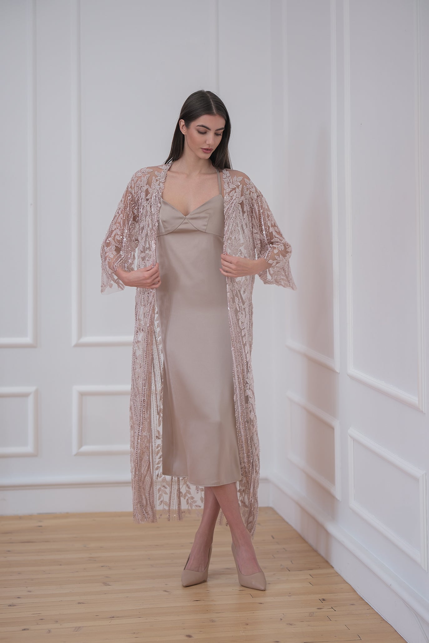 Комплект рокля и жилетка в цвят капучино: Luxury Eve