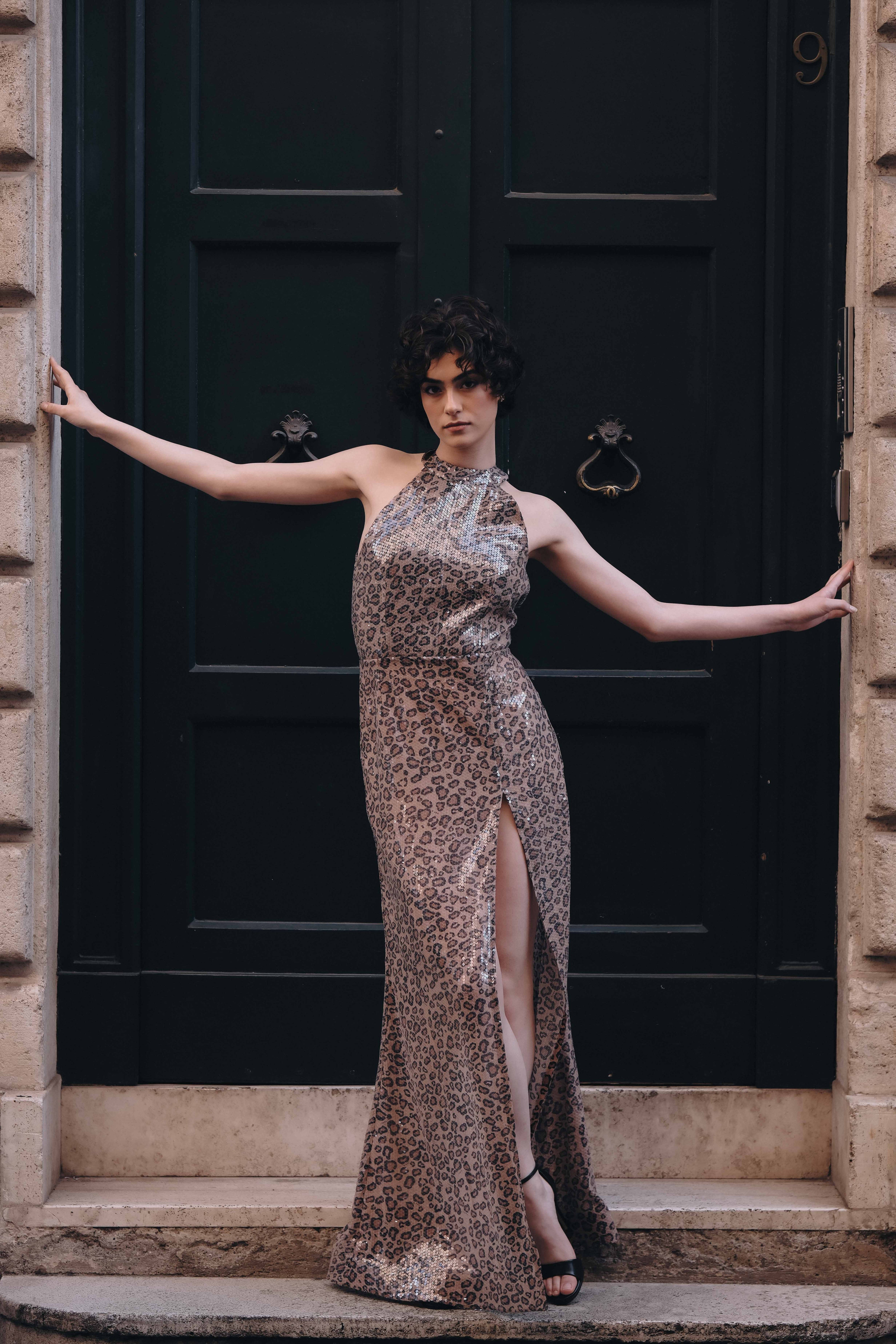 Long dress in sequined fabric with leopard print: Cattina