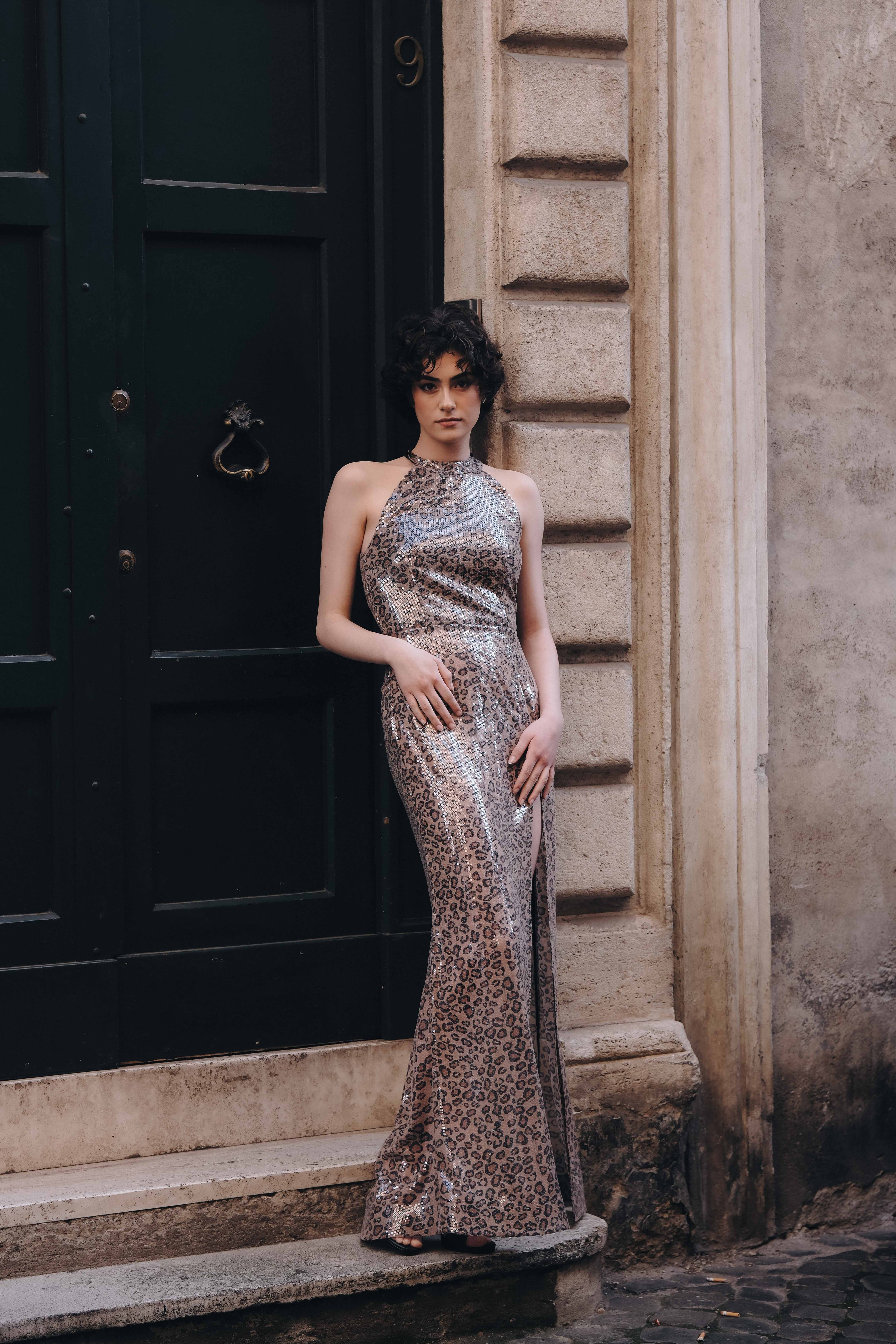 Long dress in sequined fabric with leopard print: Cattina