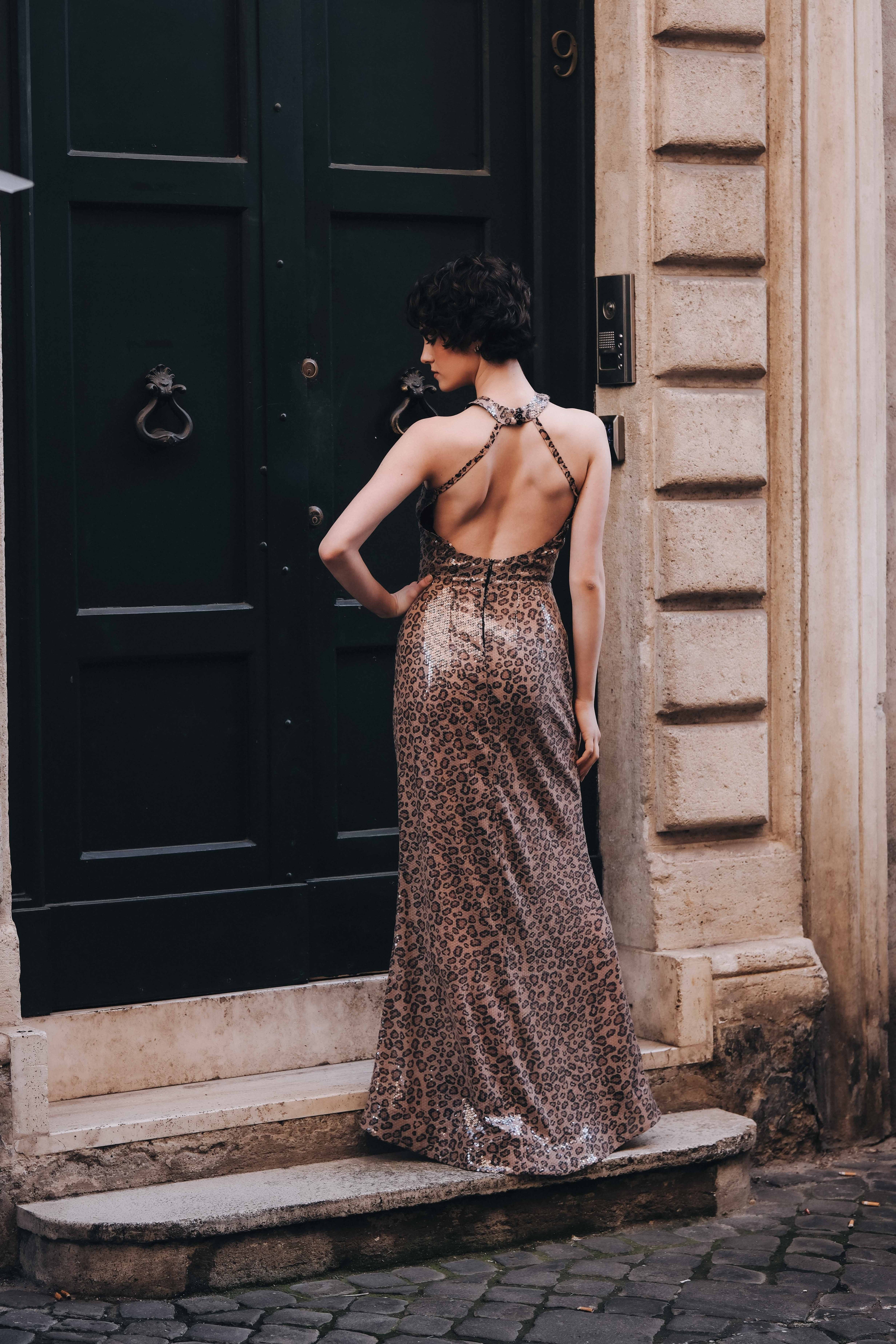 Long dress in sequined fabric with leopard print: Cattina