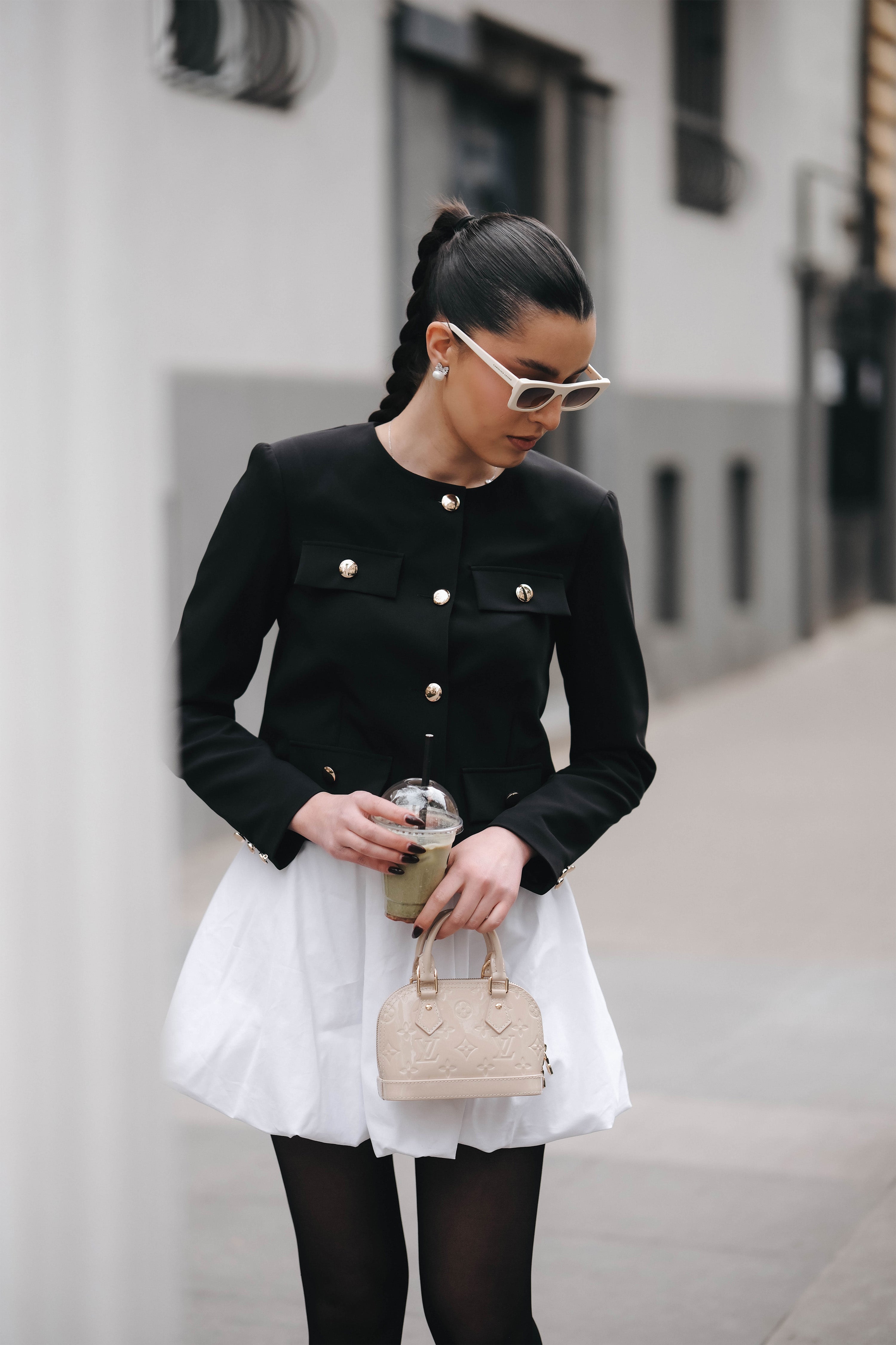 Jacket with gold buttons: Plams