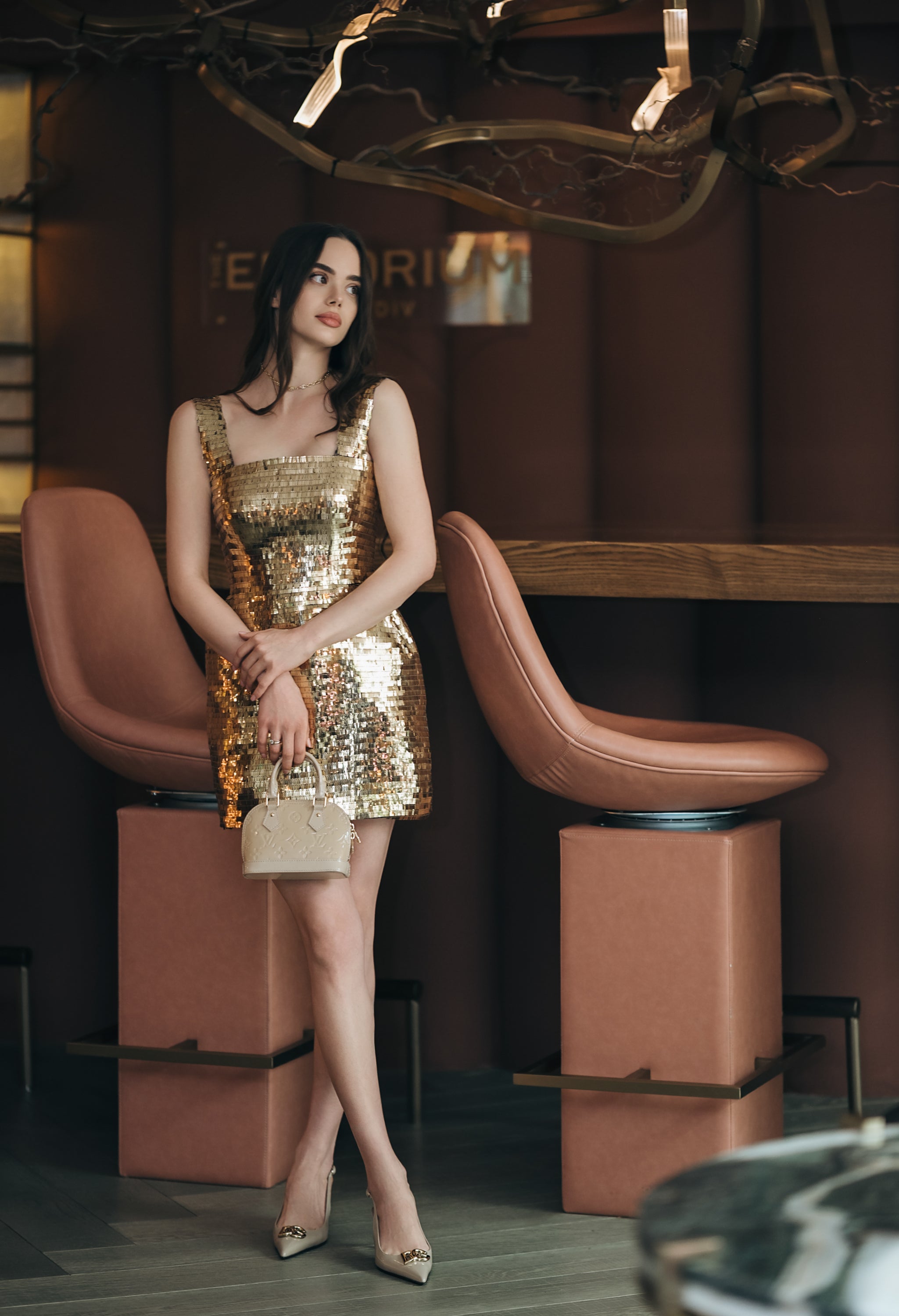 Коктейлна рокля в златисто: Glam