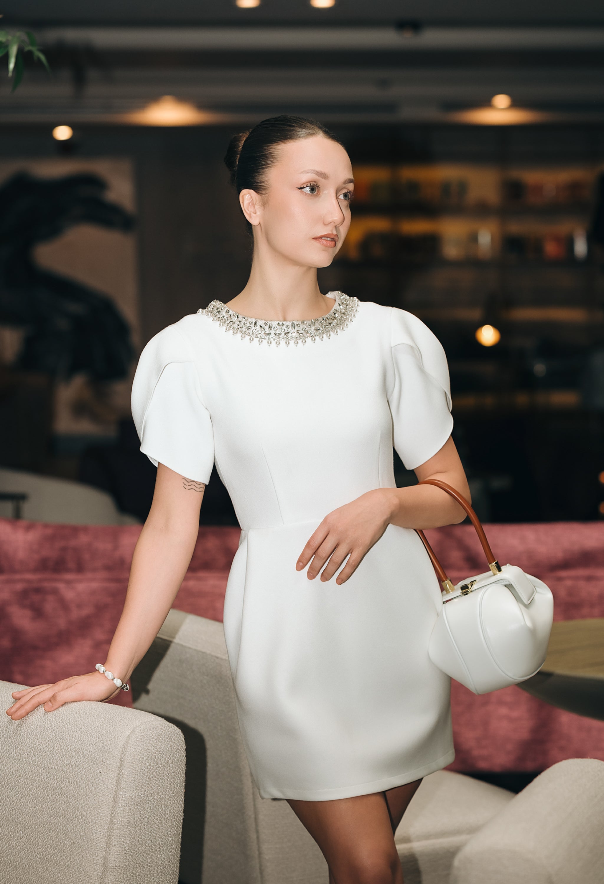 Коктейлна рокля в бяло: Loara