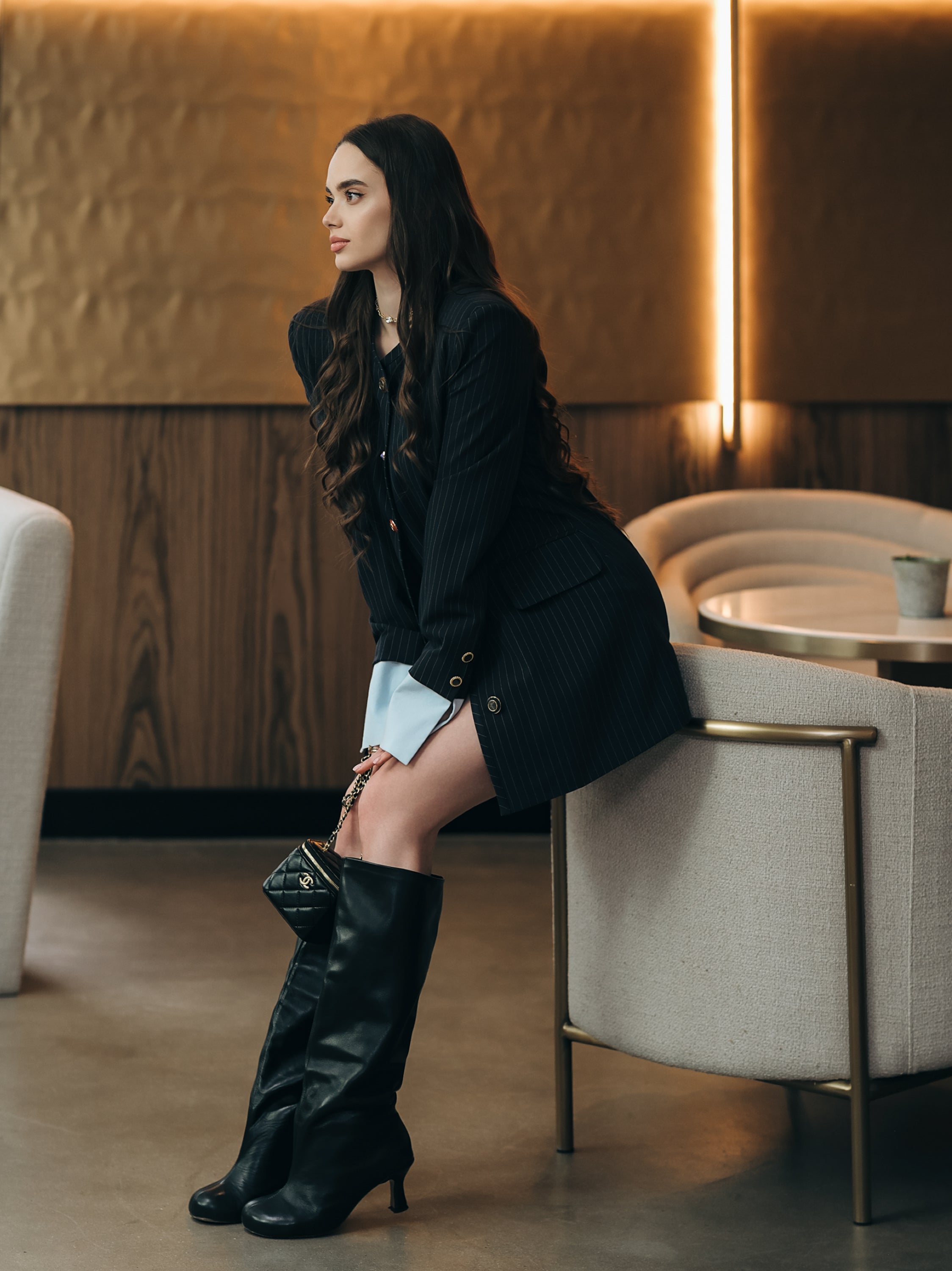 Костюм с къси панталони в тъмносиньо: Atanasia