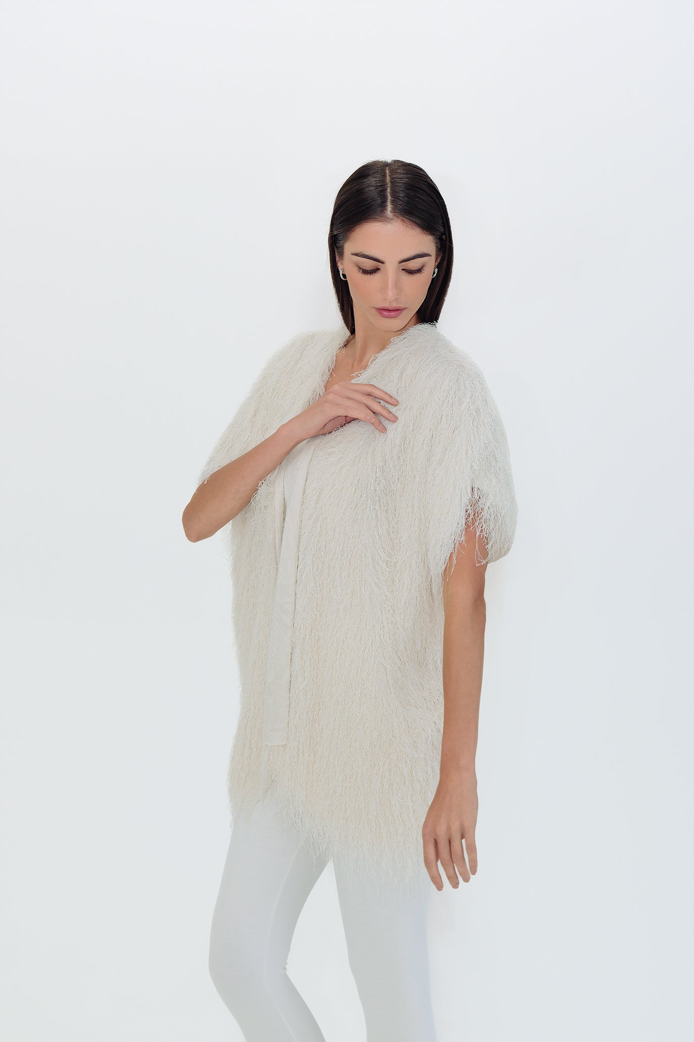 Къс елек/жилетка с ресни в цвят слонова кост: Eveline