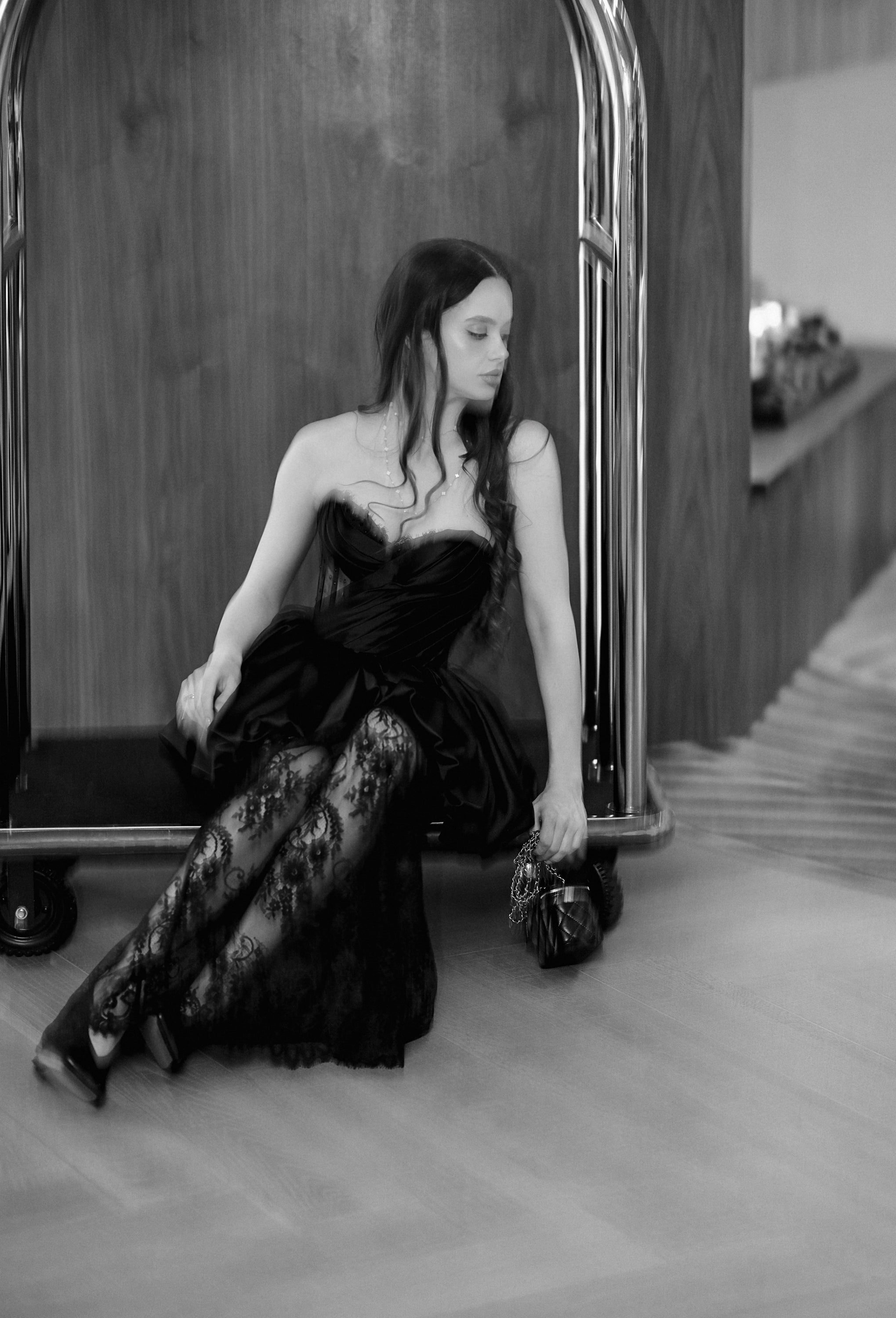 Коктейлна рокля в черно: Selina