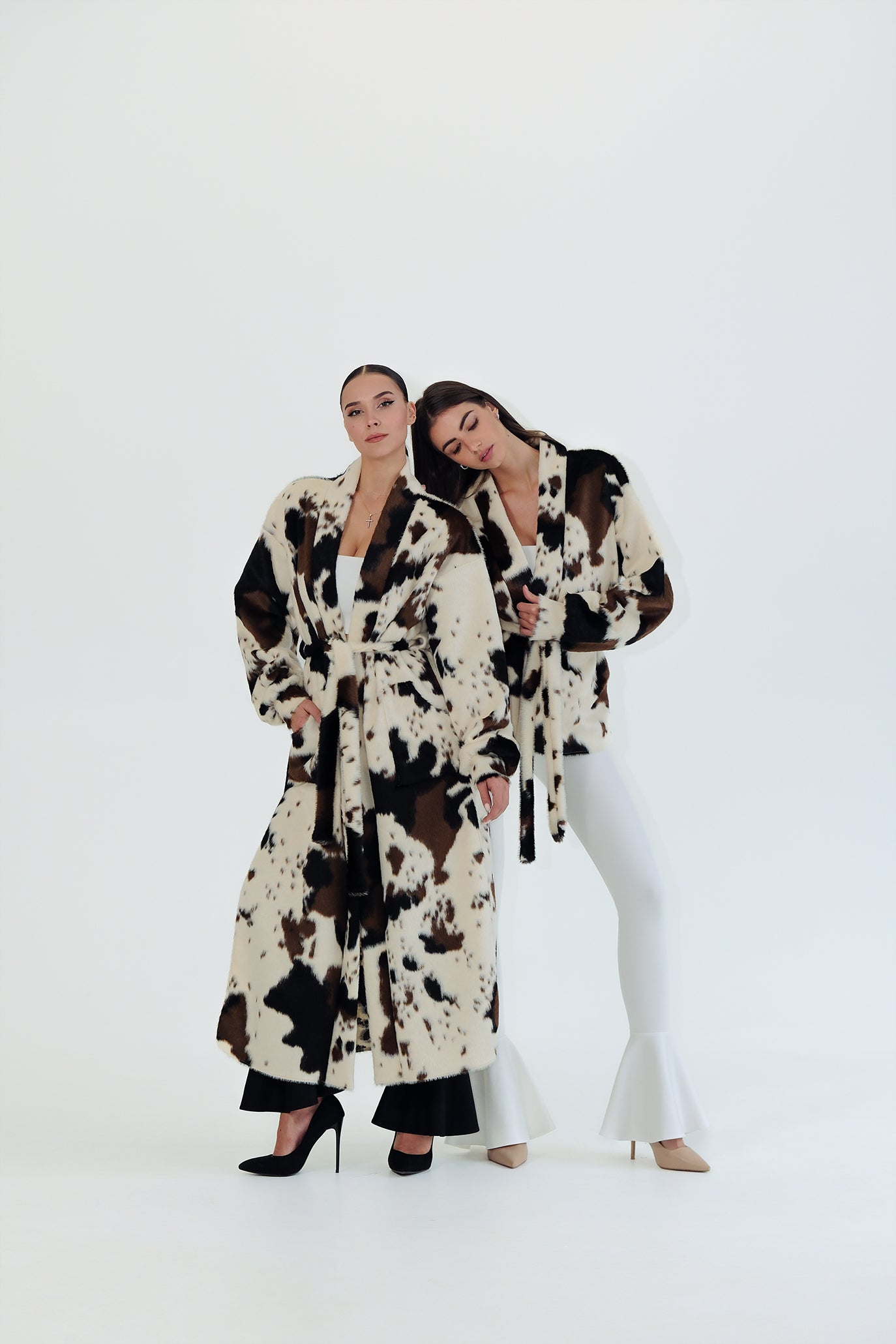 Късо палто / жилетка тип халат: Сow