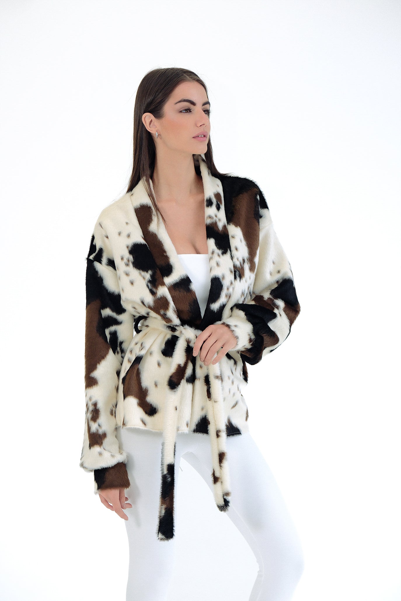 Късо палто / жилетка тип халат: Сow