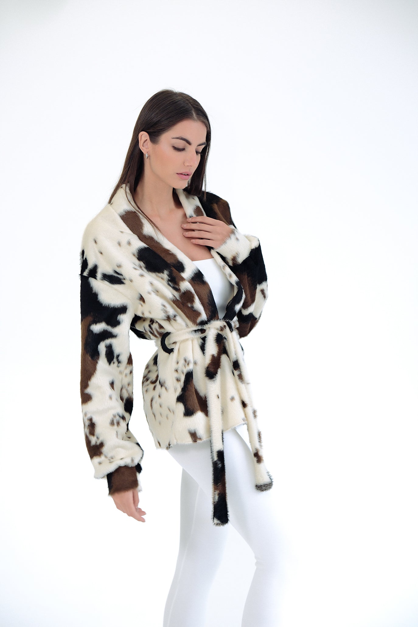 Късо палто / жилетка тип халат: Сow