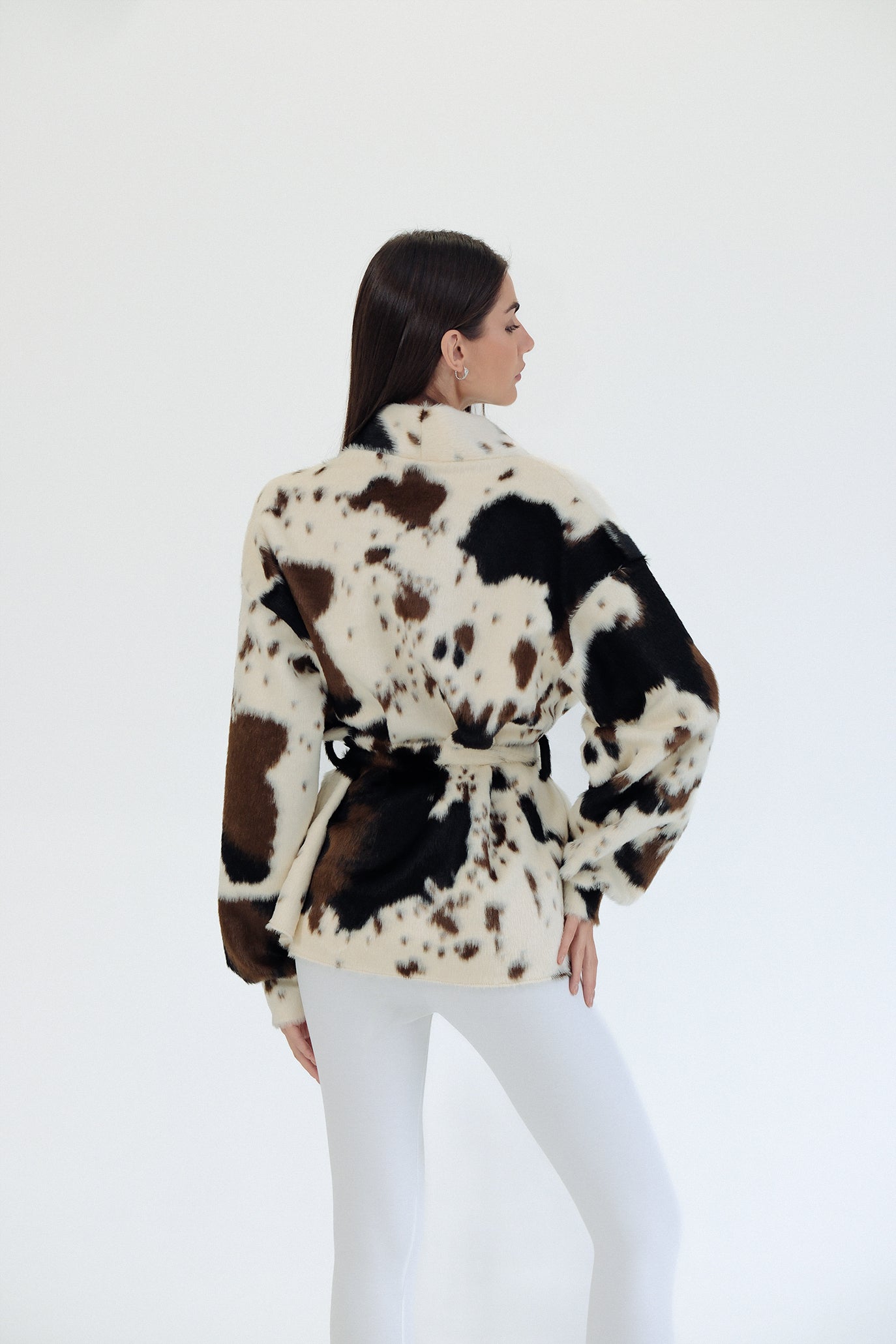 Късо палто / жилетка тип халат: Сow