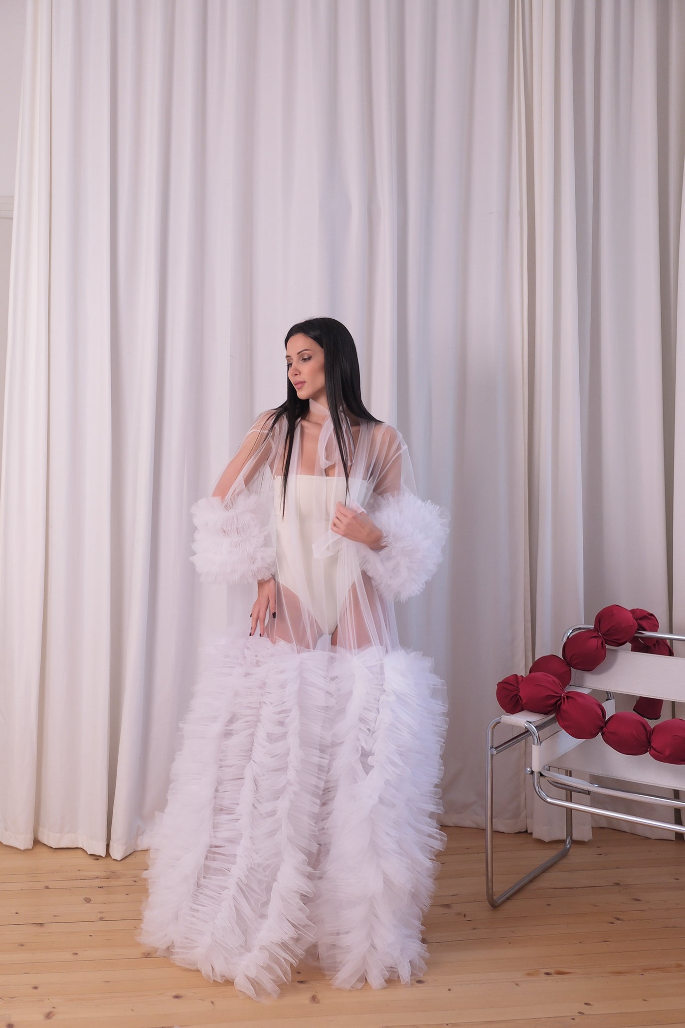 Бял халат от тюл: Loveliness