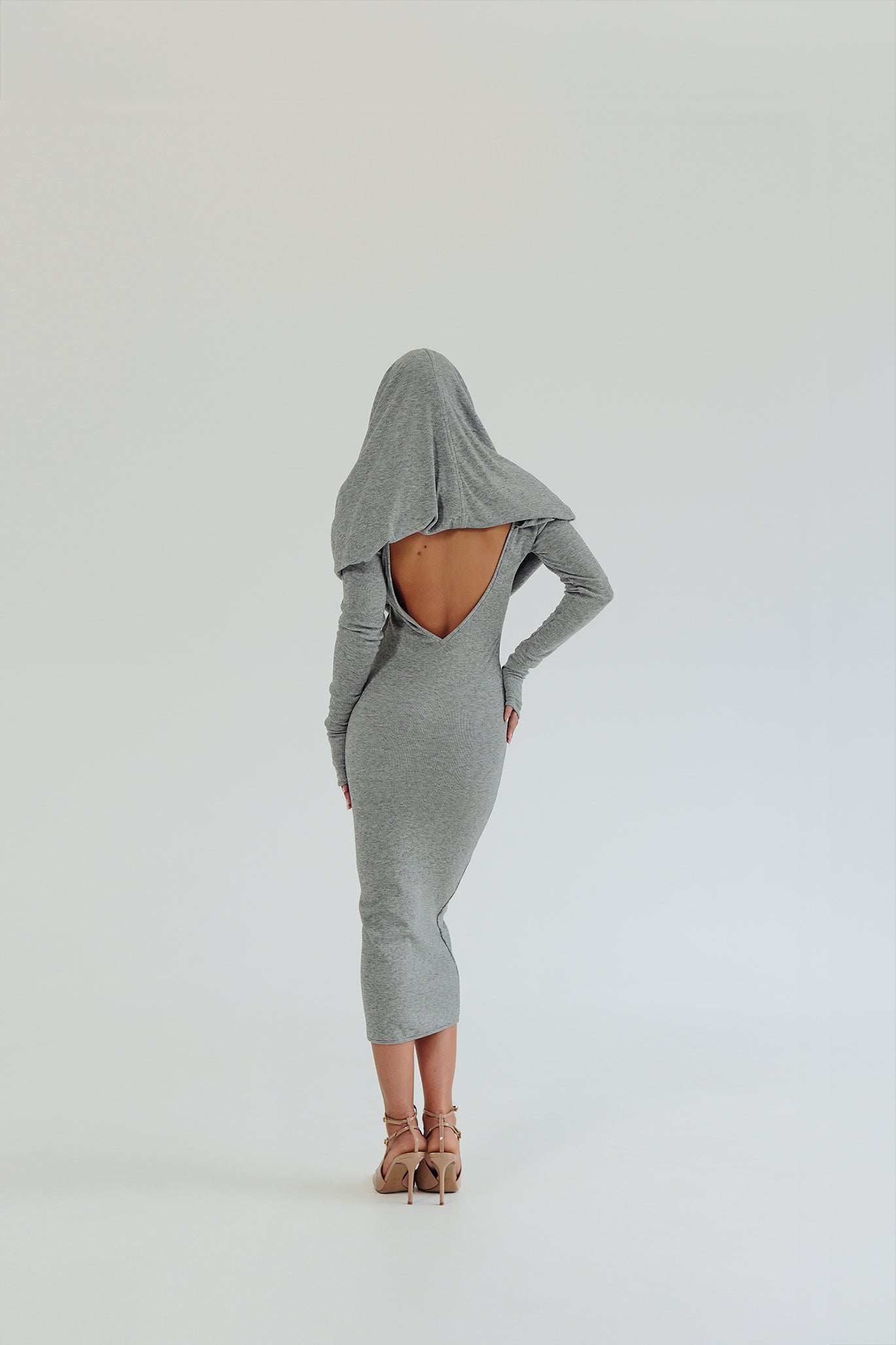 Дълга рокля с ръкави в сиво: Linda