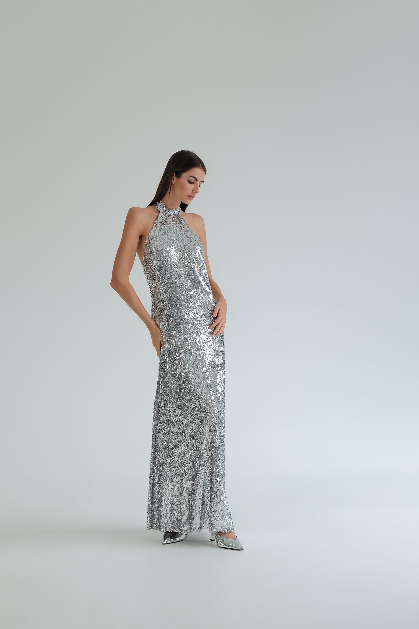 Официална рокля с гол гръб с пайети в сребристо: Grande Opera