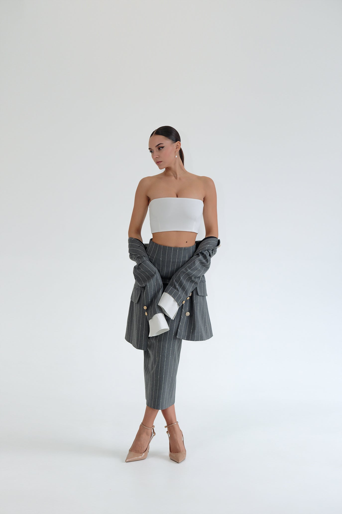 Пола "молив" в сиво: Atanasia