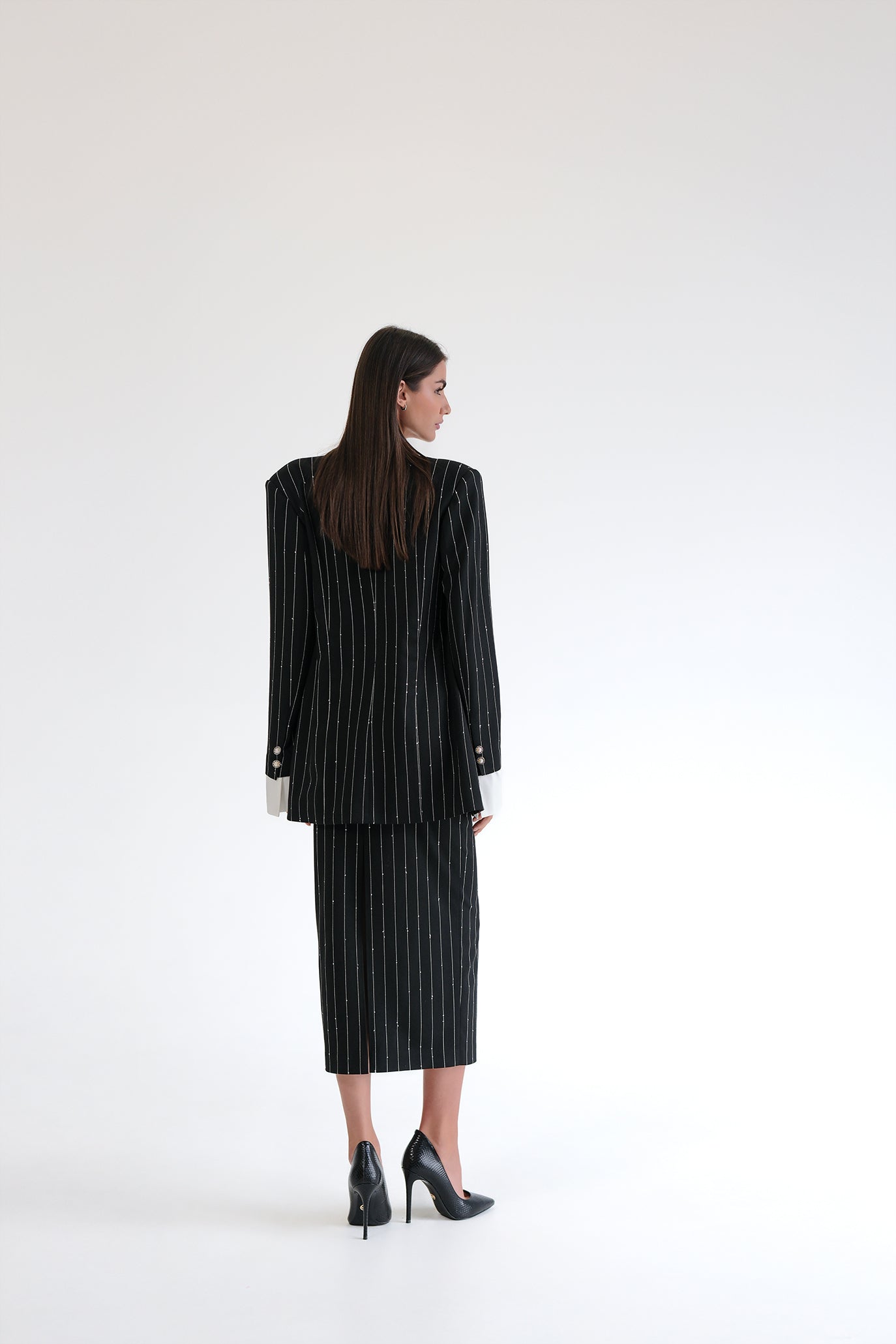 Сако с маншети в черно: Atanasia