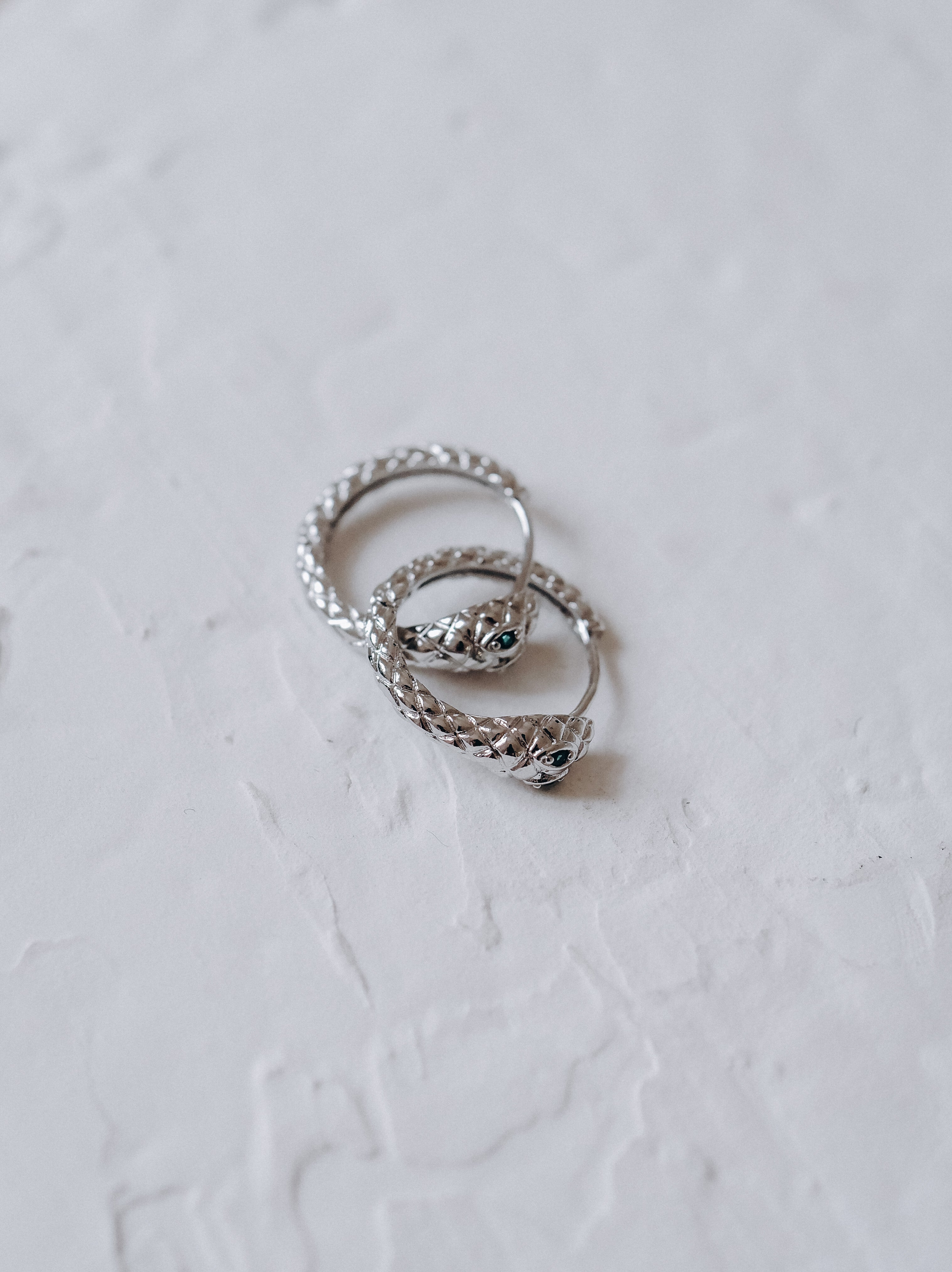 Обеци халки змия в сребристо