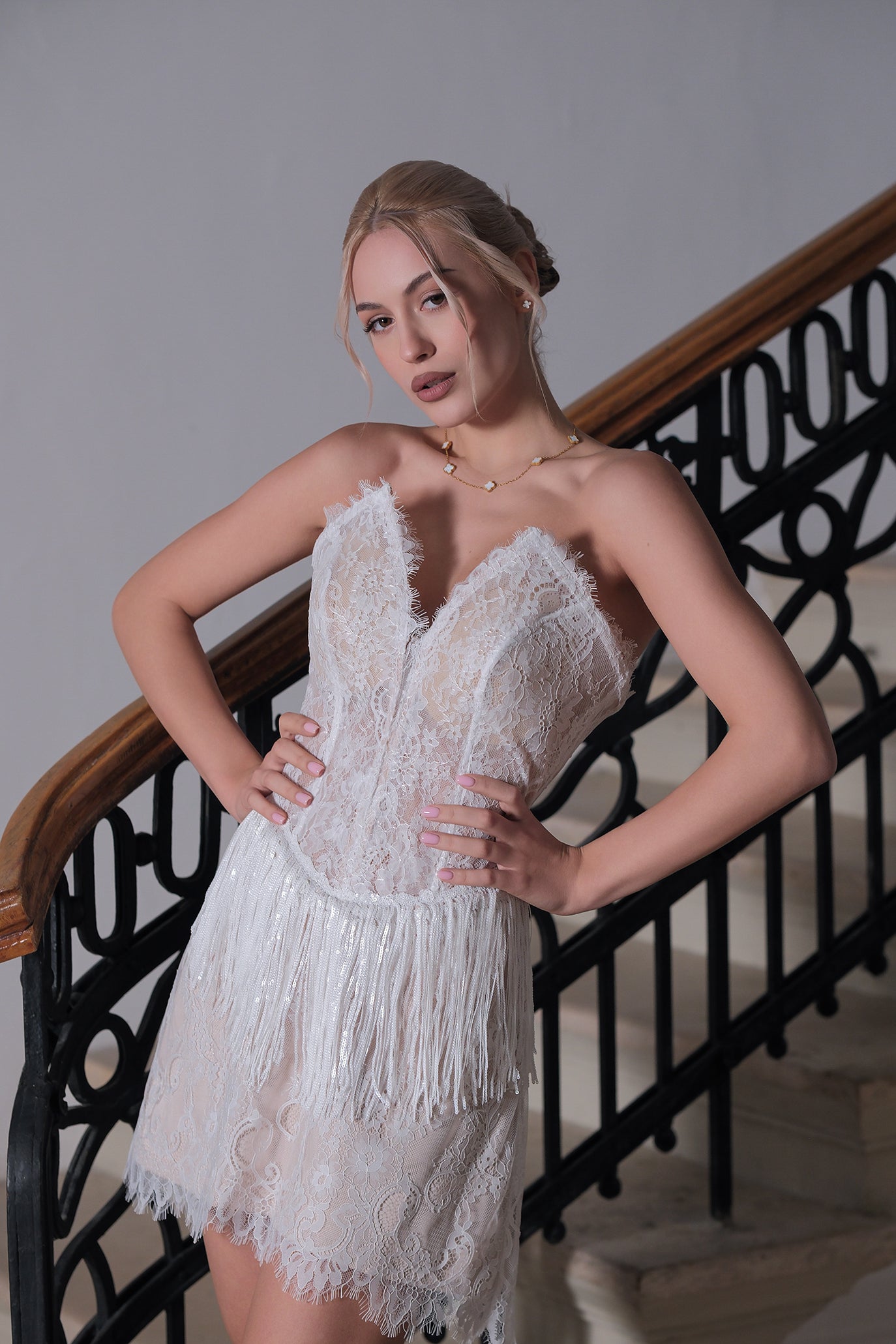 Корсетна коктейлна рокля: Marabou