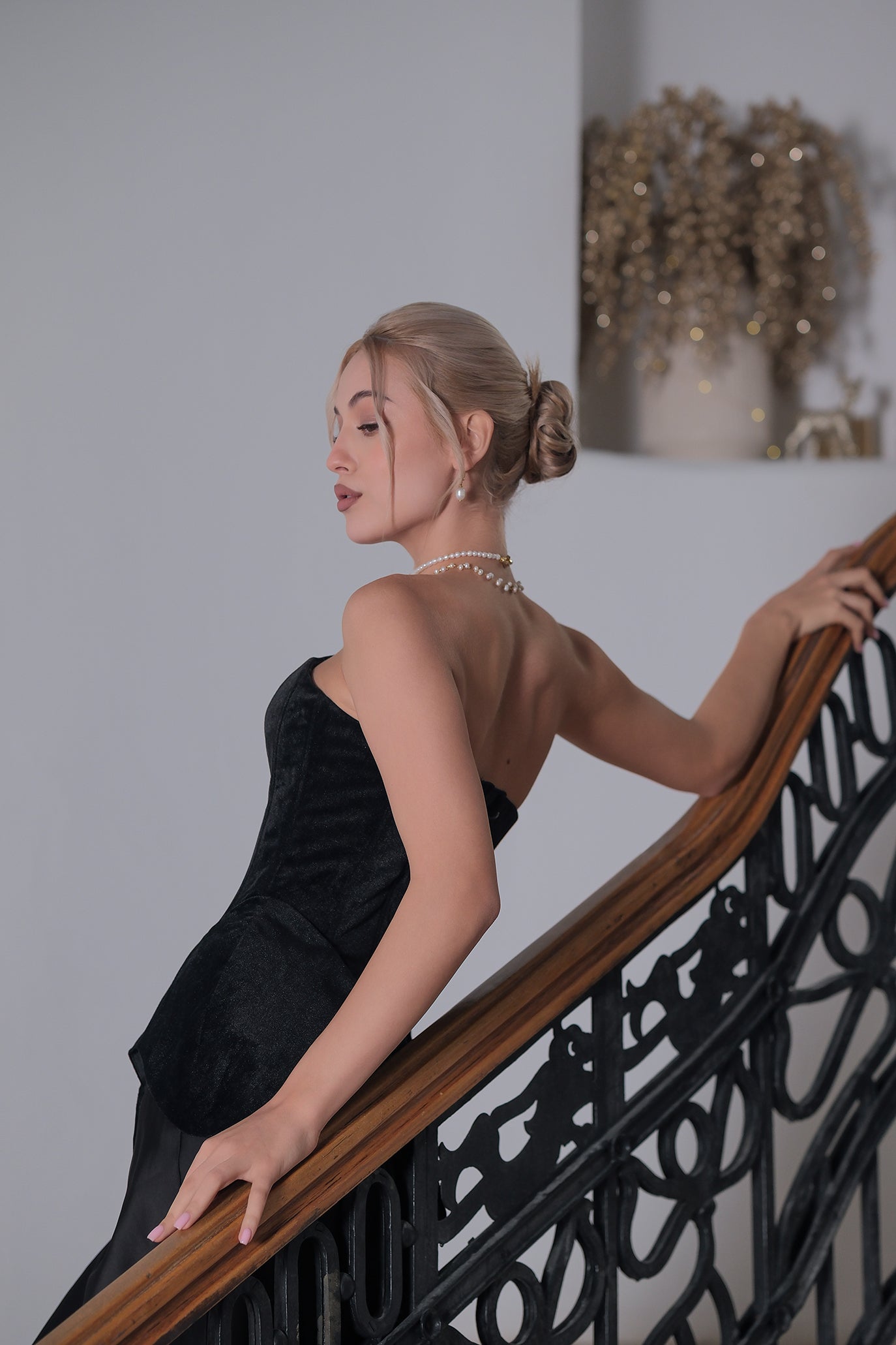 Кадифен корсет в черно: Evermore