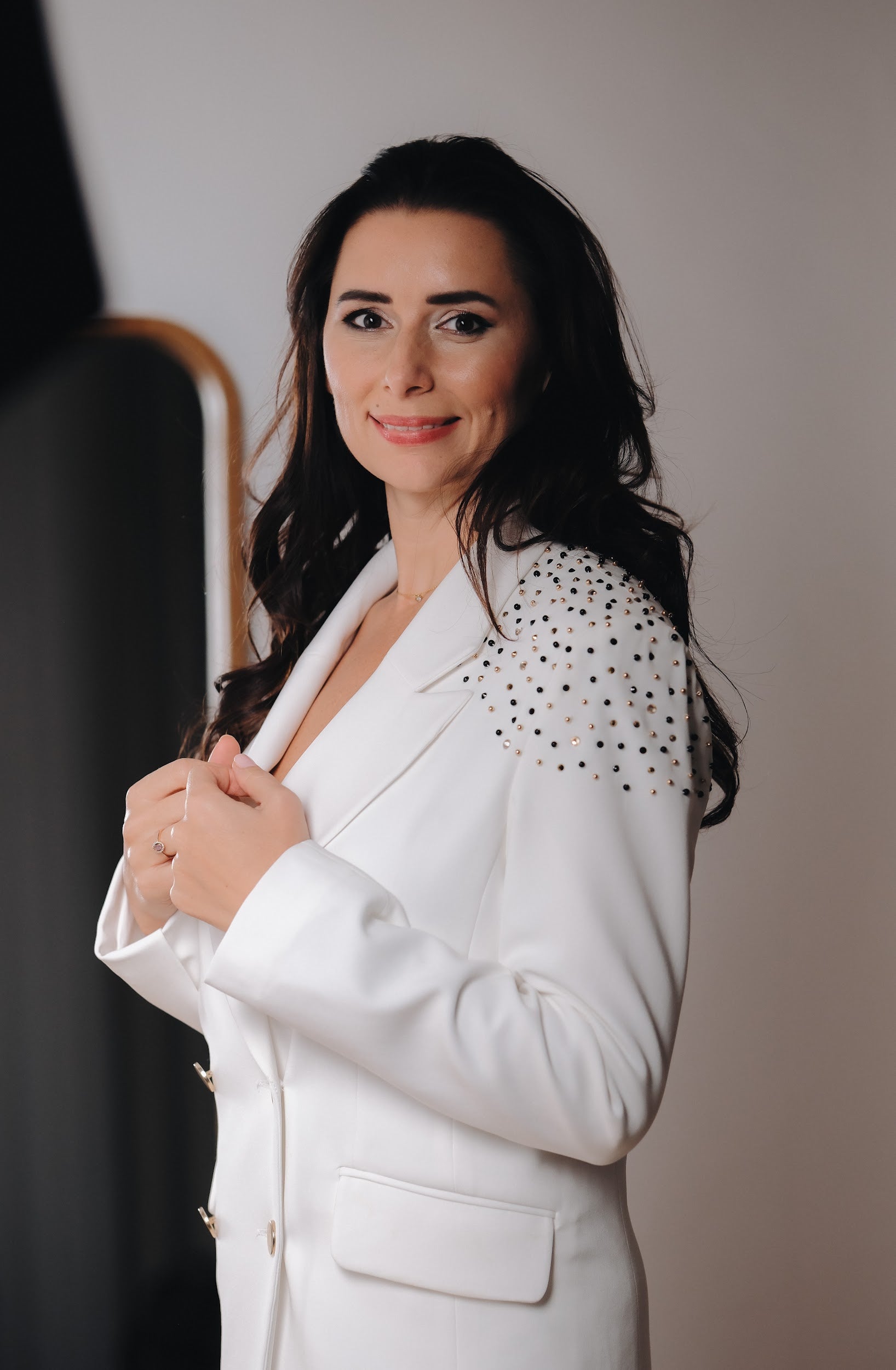 Jacket with hand-stitched crystals in white: Renew 