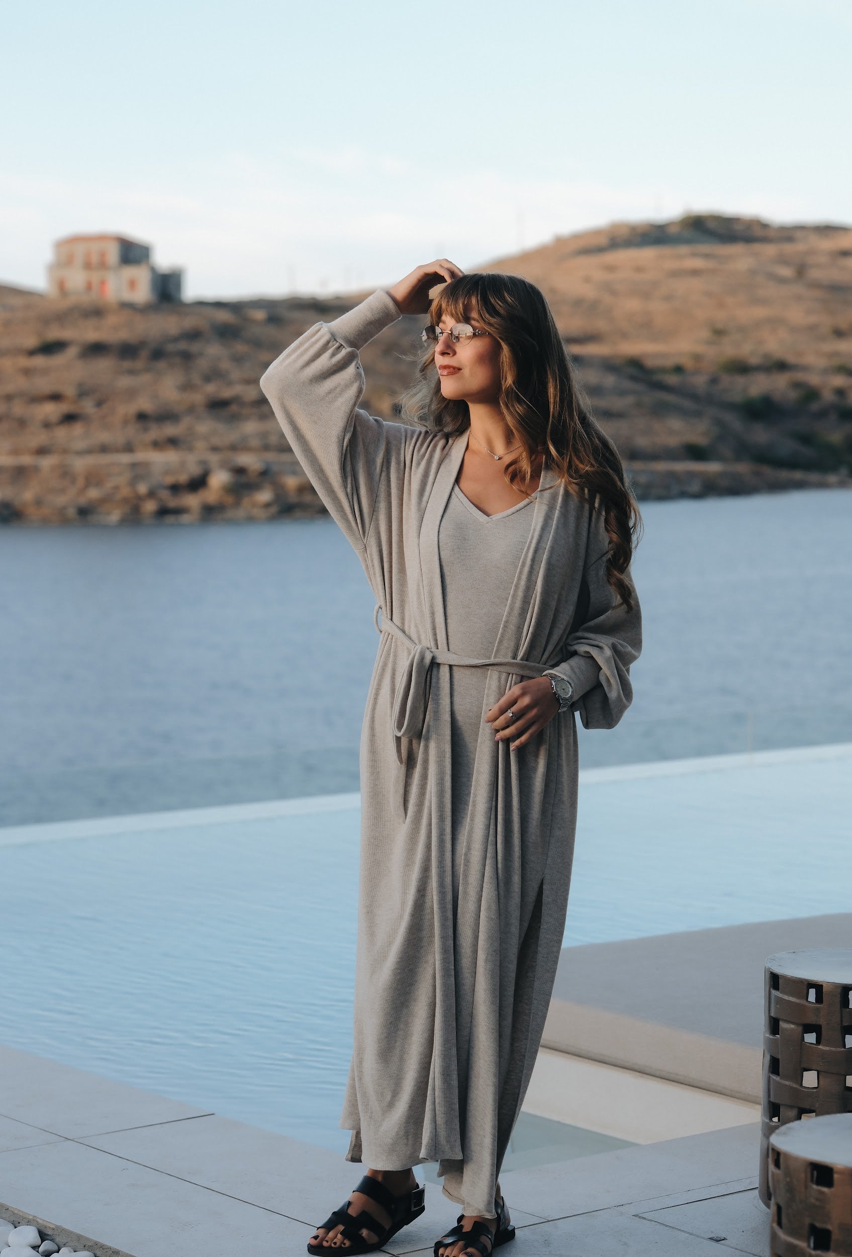 Рокля и жилетка в бежово: Amoria Soft