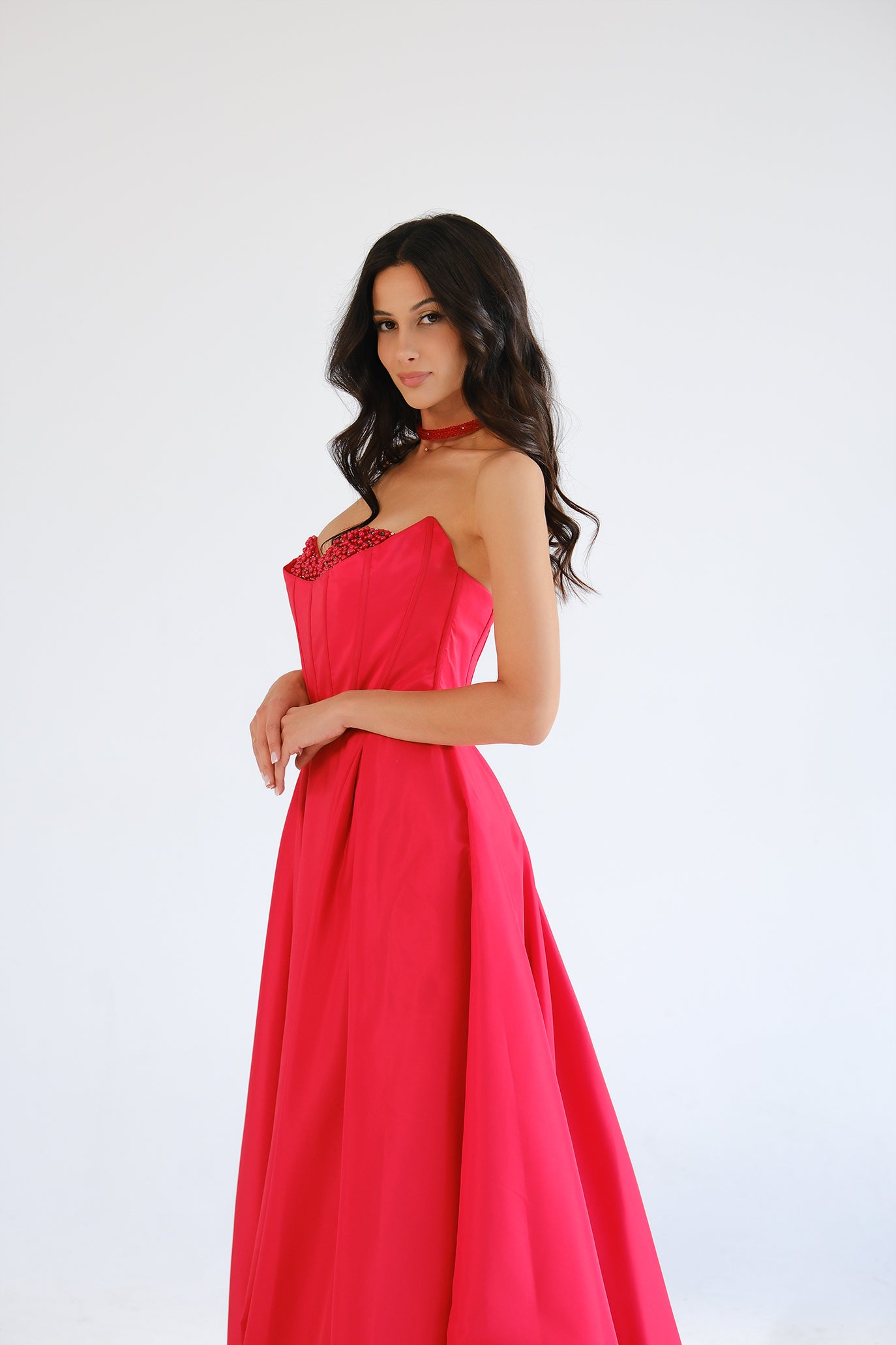 Официална рокля в червено: Loara