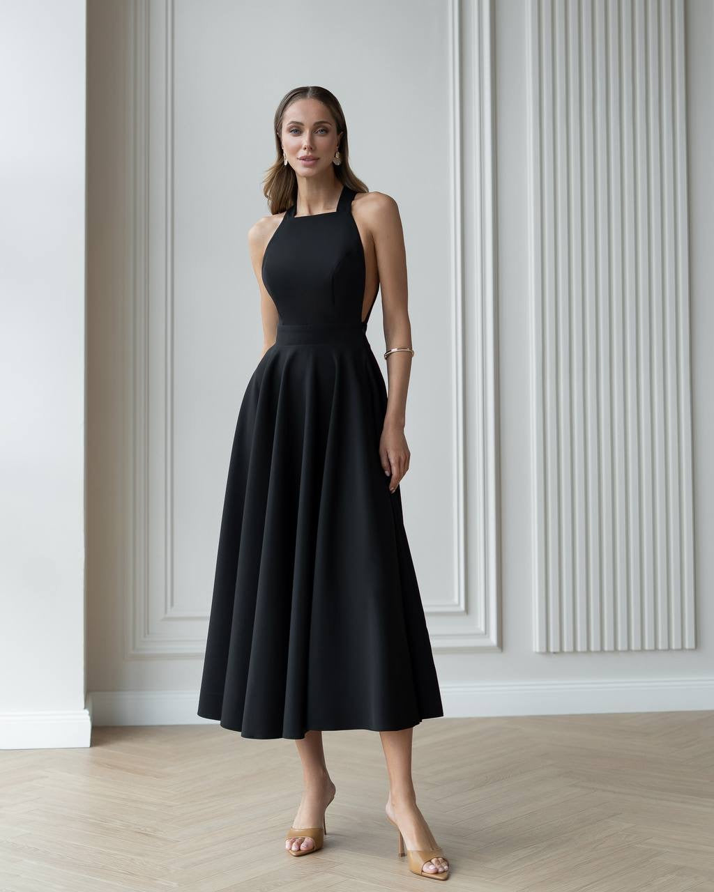 Classic long dress in black: Reverie
