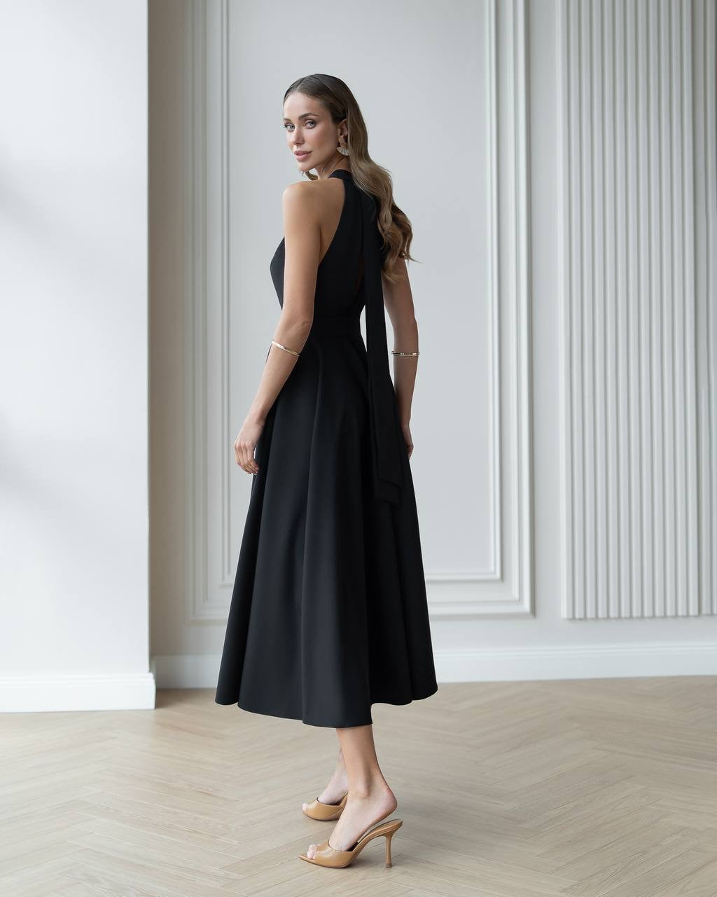Classic long dress in black: Reverie