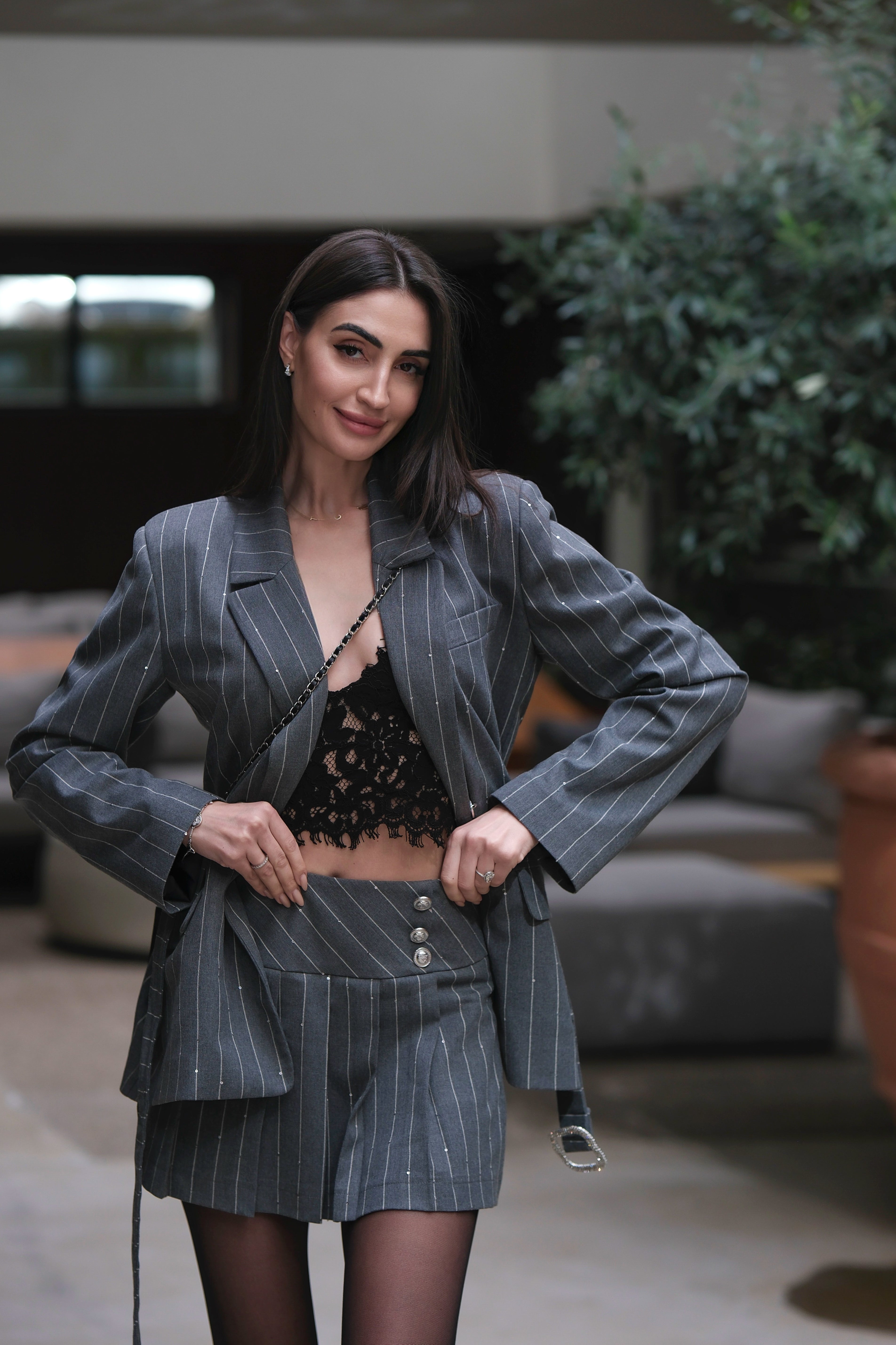 Сако в сиво: Silverly