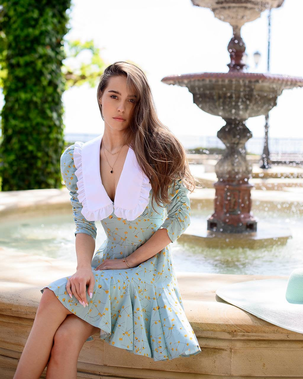 Рокля с яка в светлозелено: Luvana
