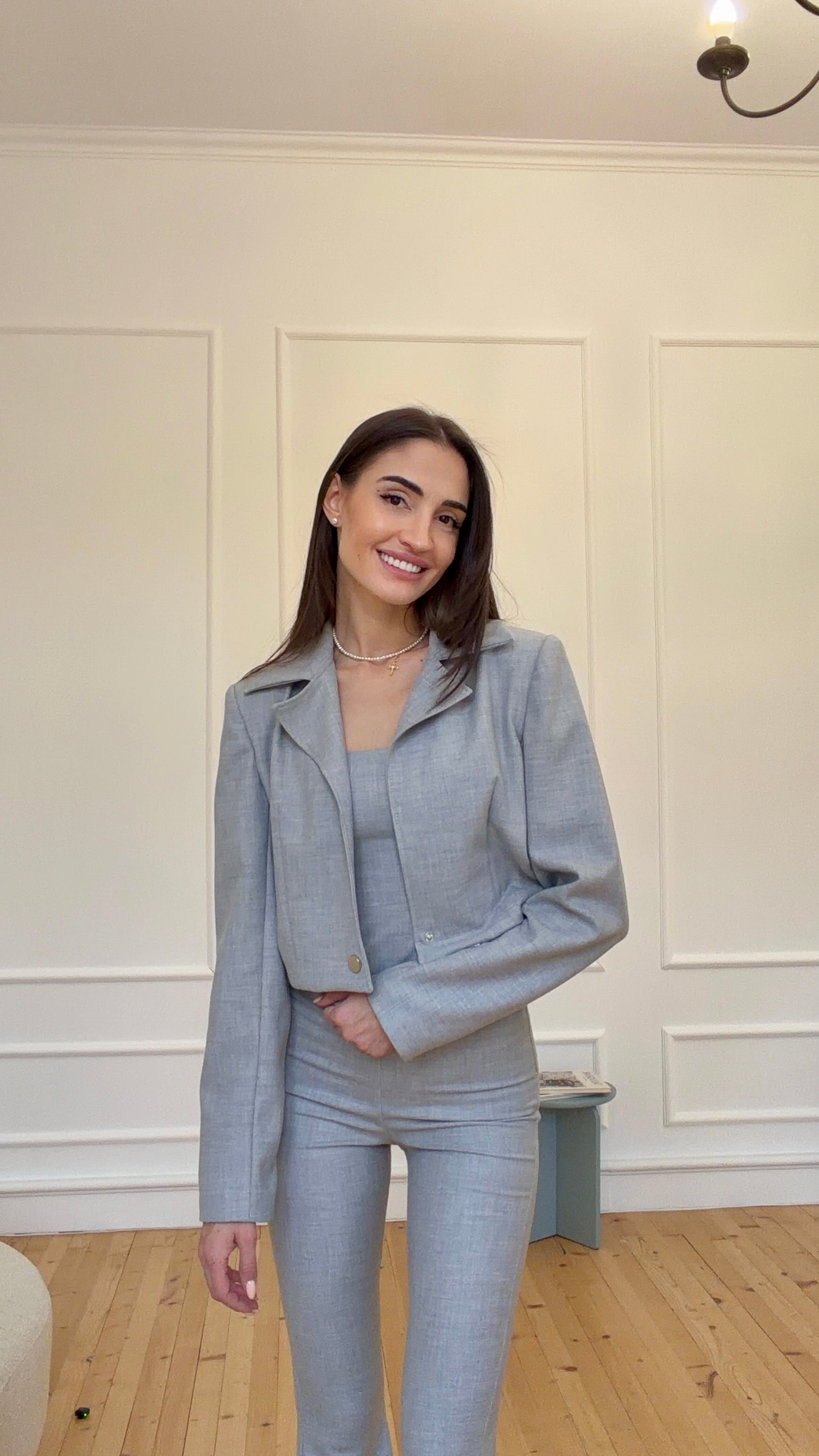 Костюм от три части в сиво: Katrin