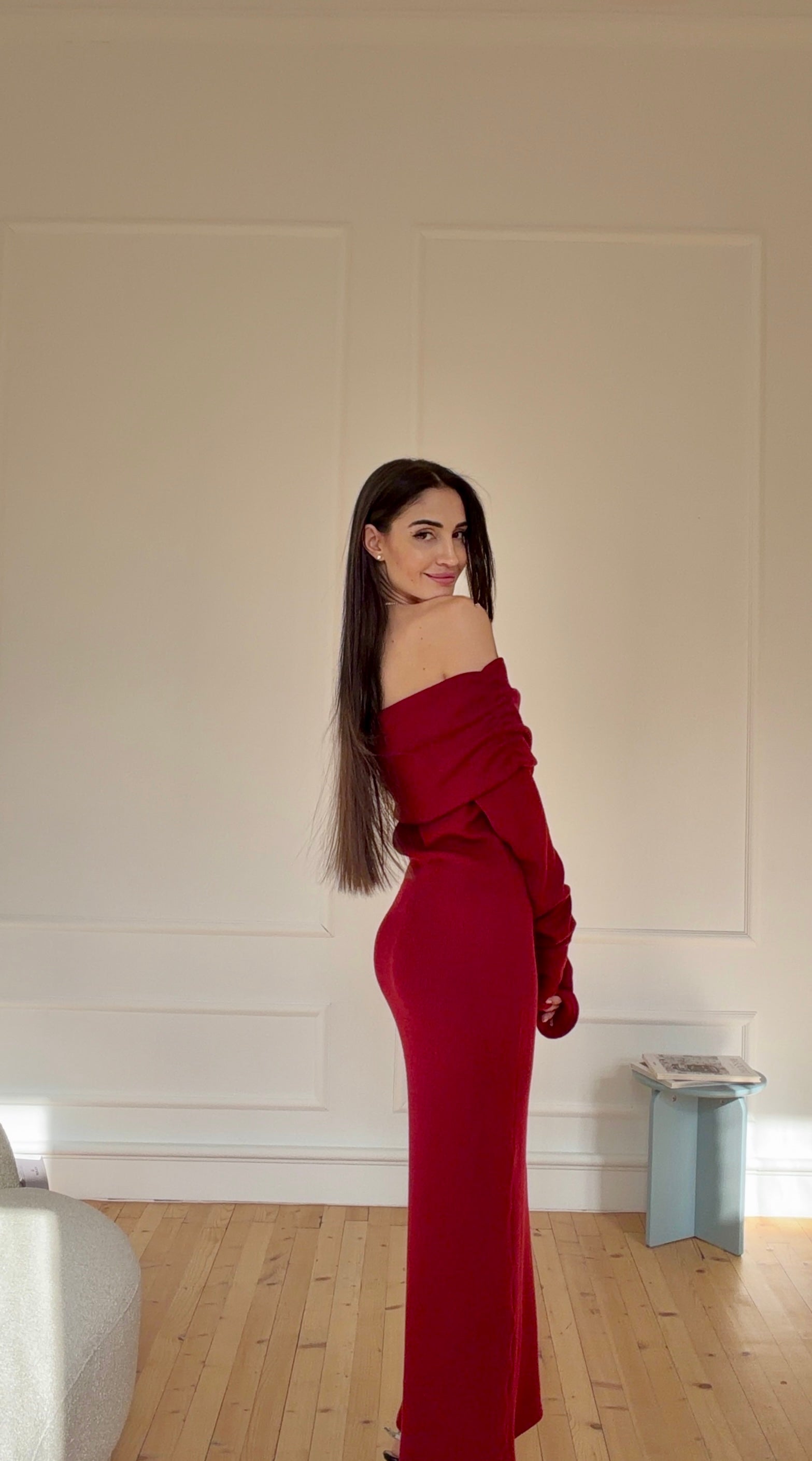 Дълга рокля с ръкави в червено: Berlinda Prestige