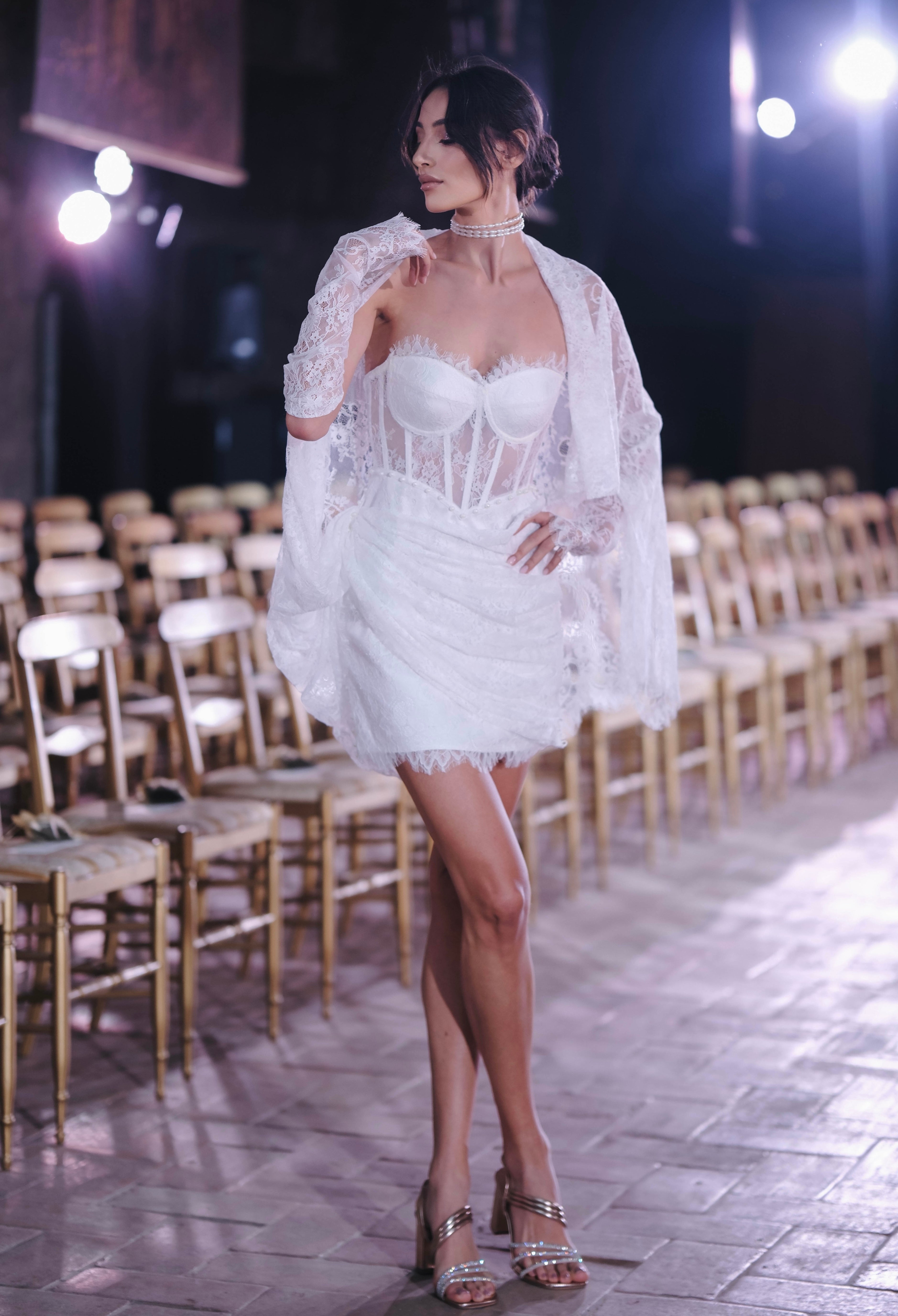 Corset dress with removable train in white: Avélise