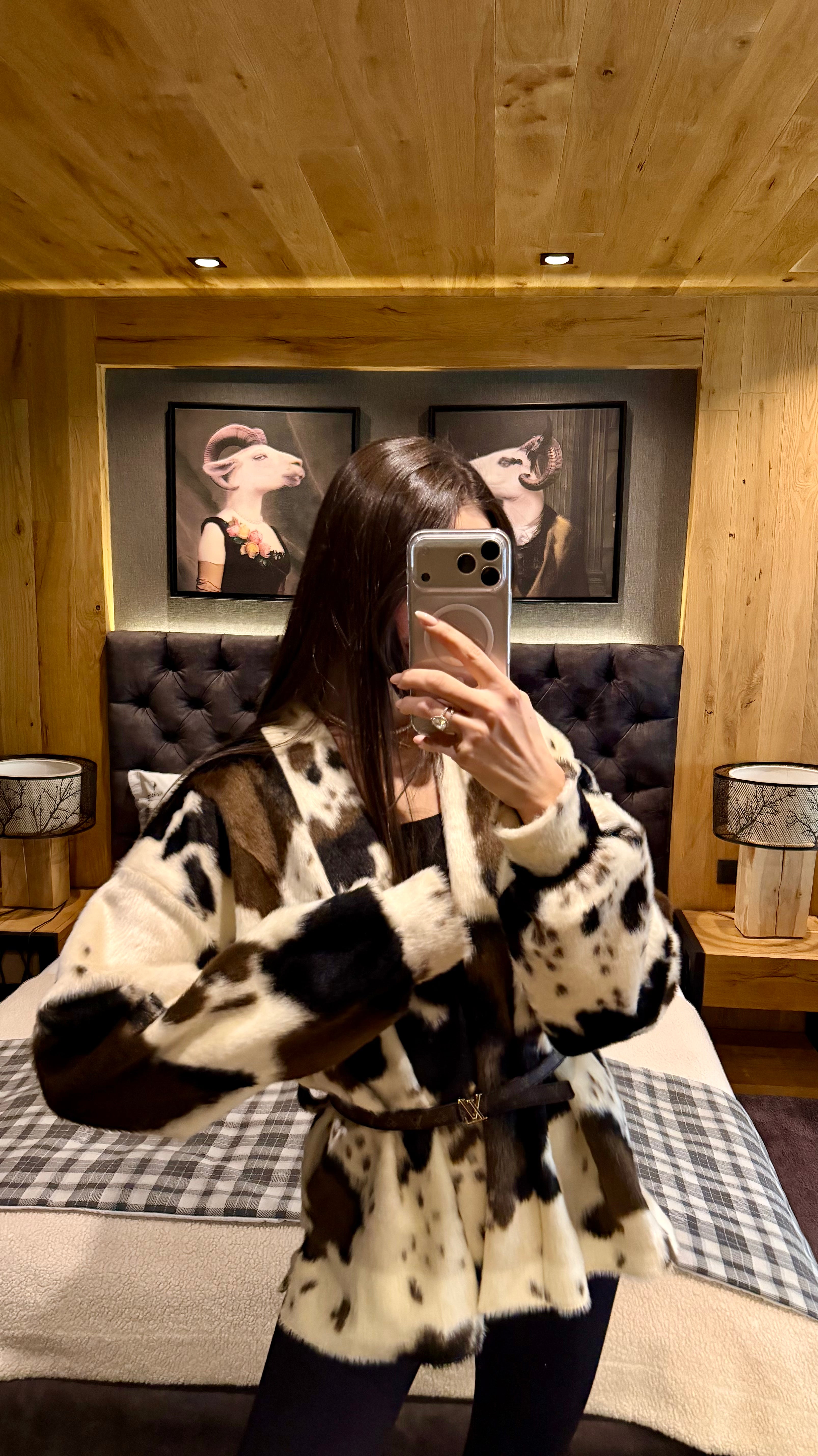 Късо палто / жилетка тип халат: Сow