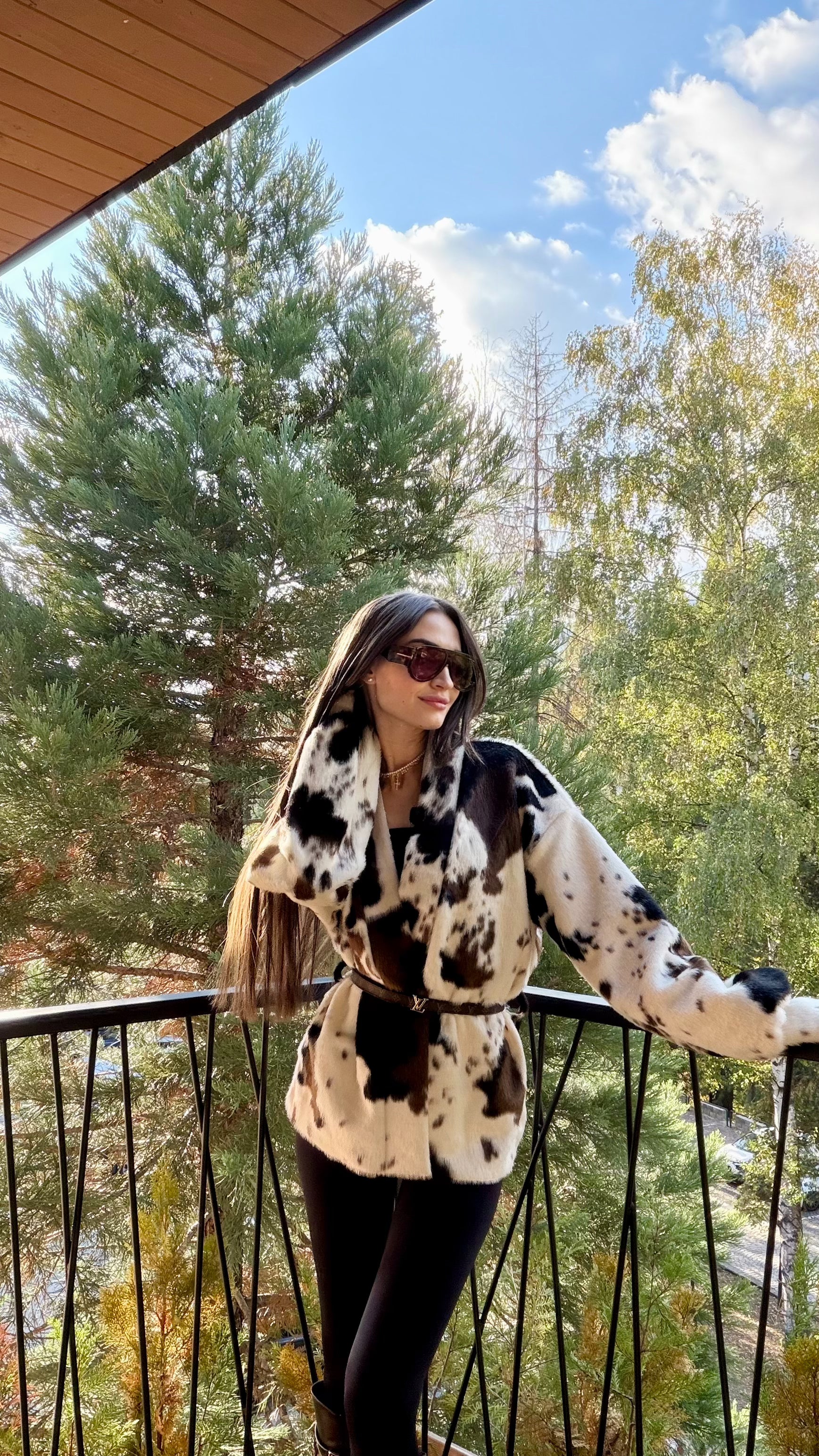 Късо палто / жилетка тип халат: Сow