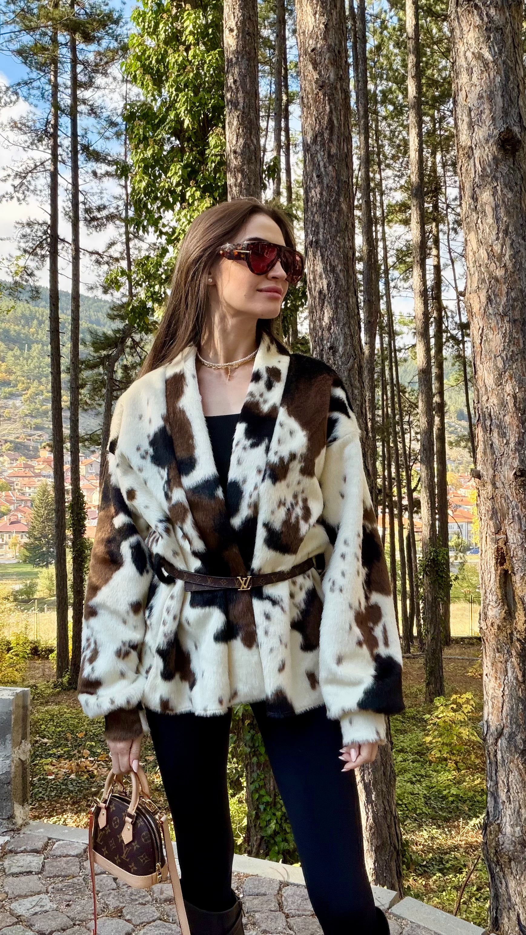 Късо палто / жилетка тип халат: Сow