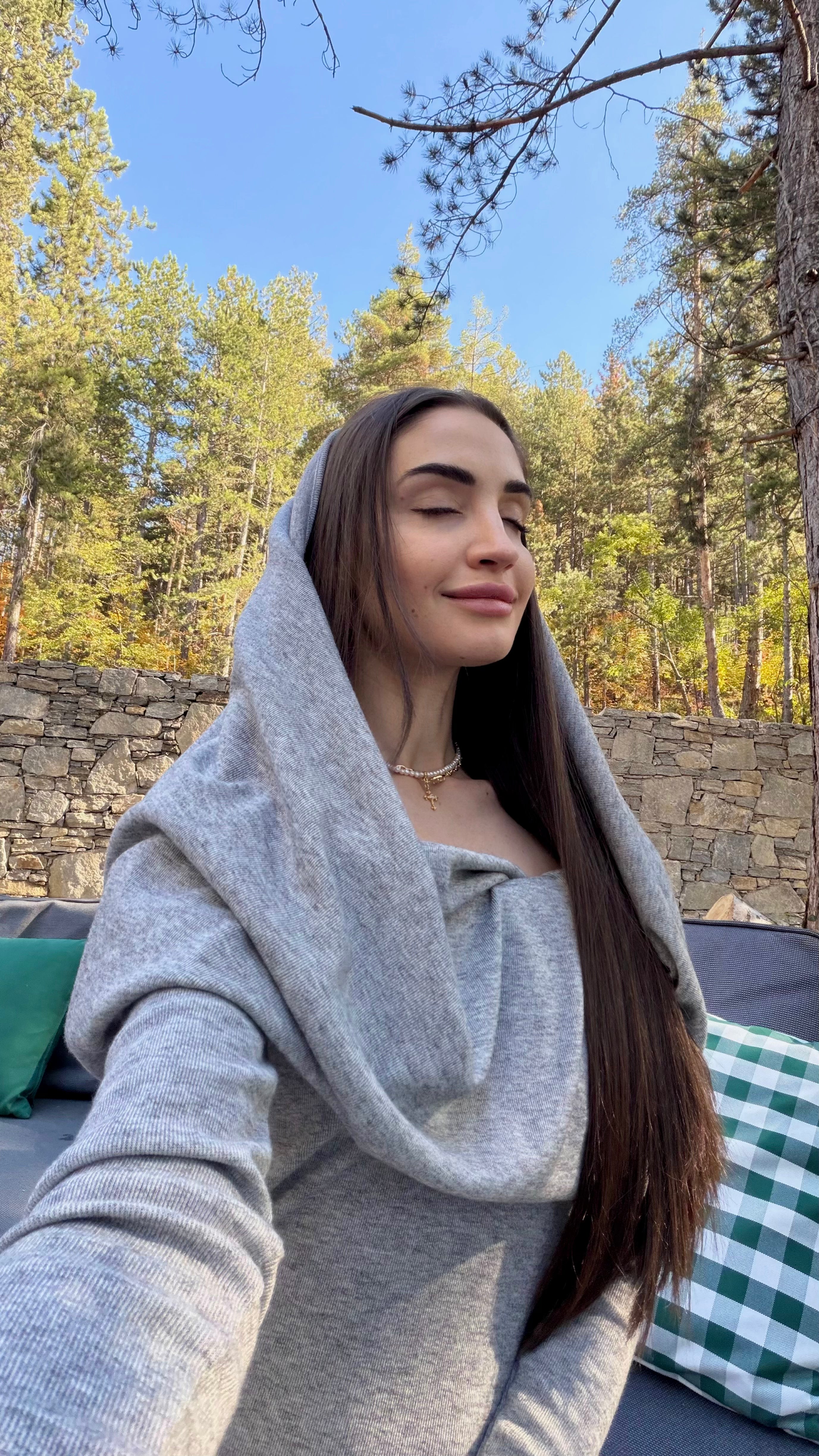 Дълга рокля с ръкави в сиво: Linda