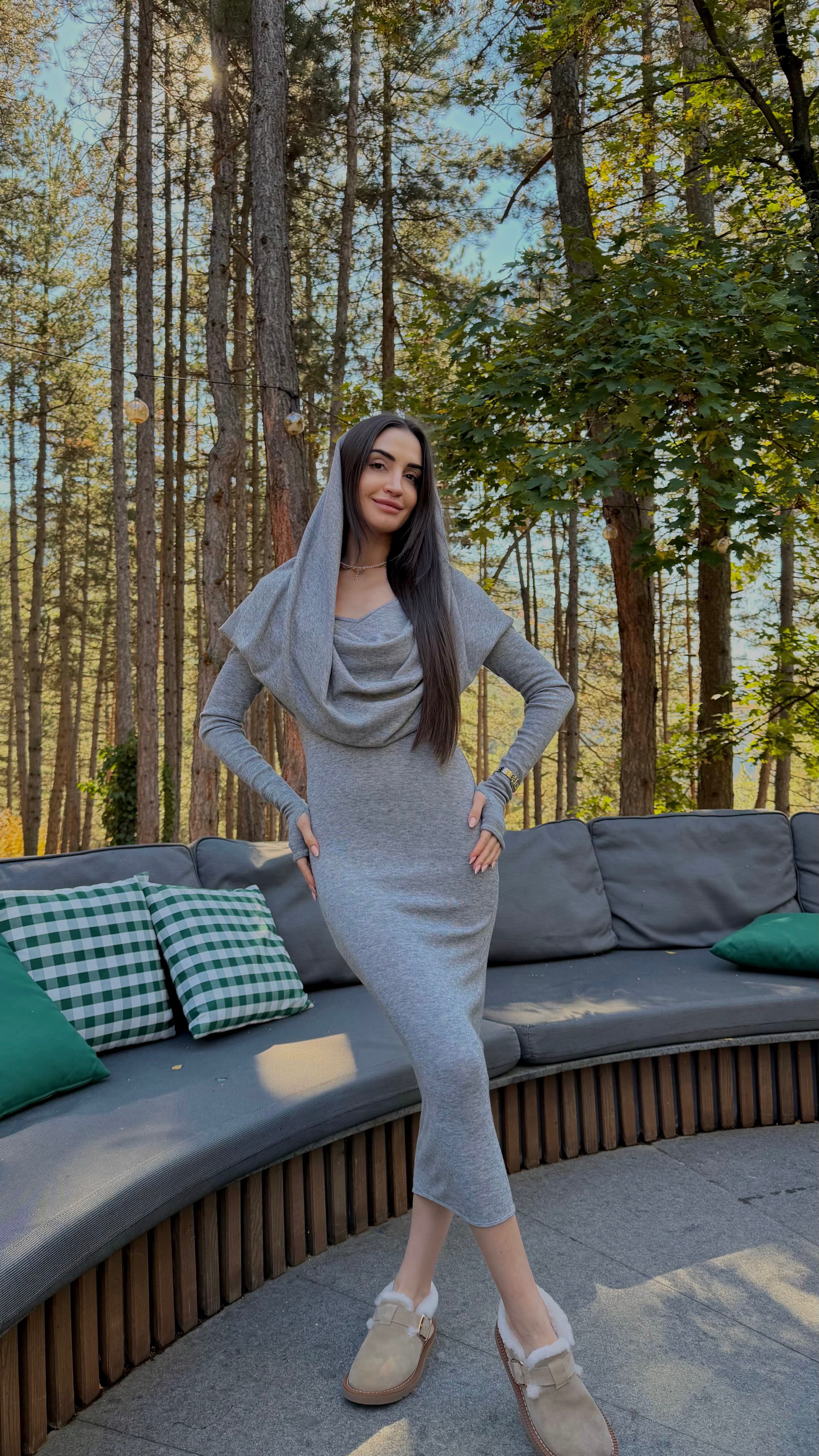 Дълга рокля с ръкави в сиво: Linda