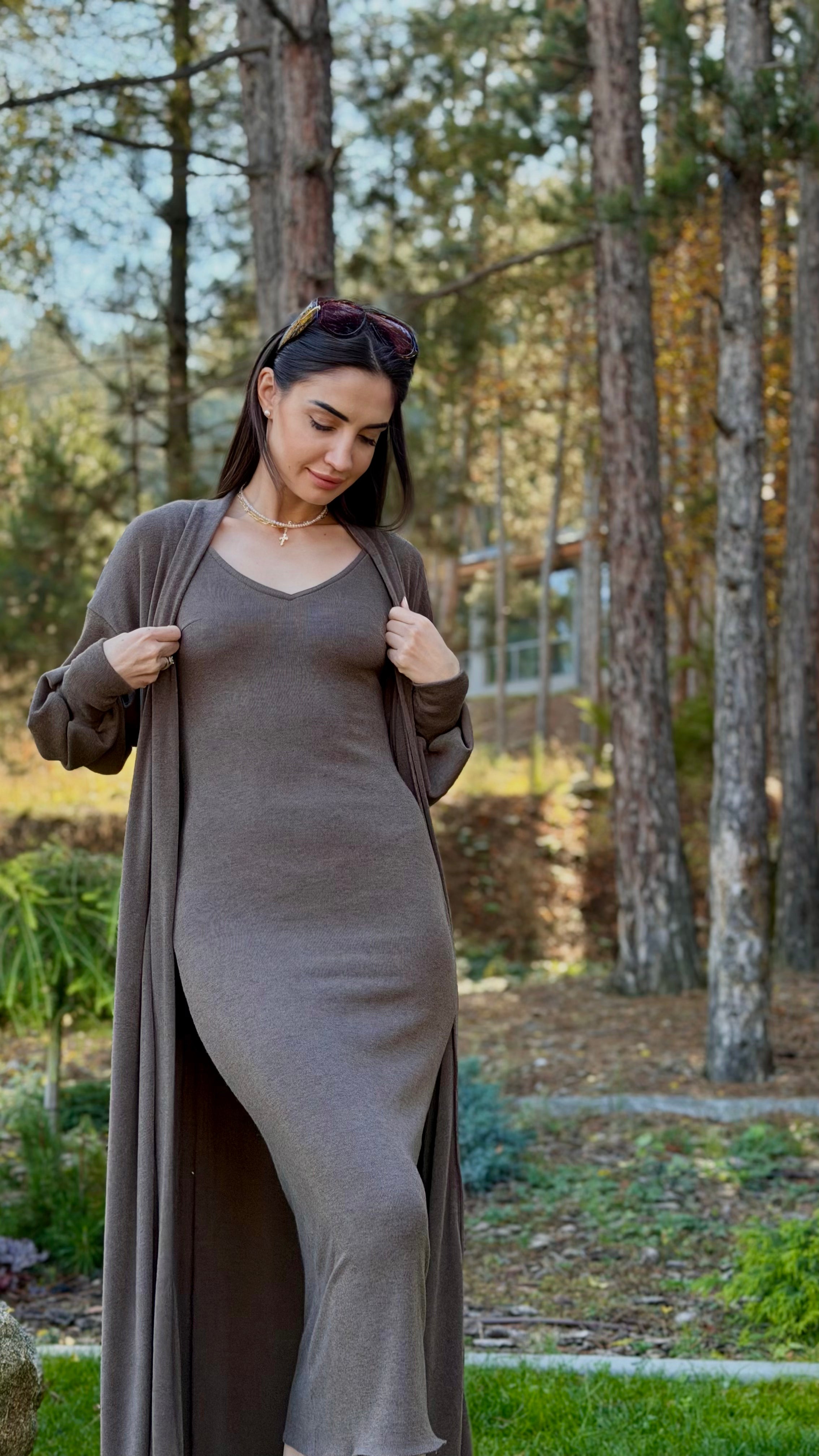 Рокля и жилетка в кафяво: Amoria Soft