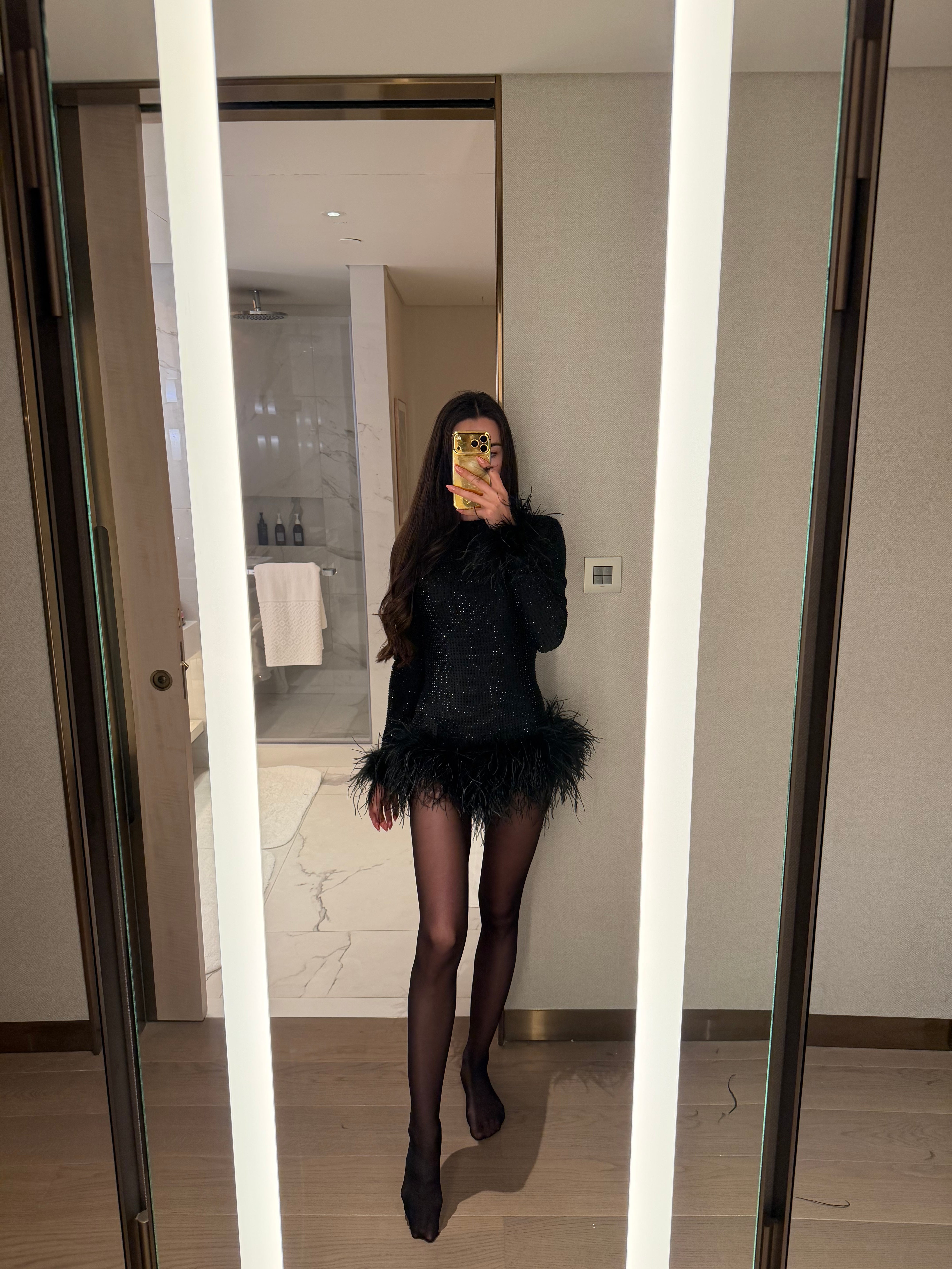 Бляскаво боди с пера: Feray