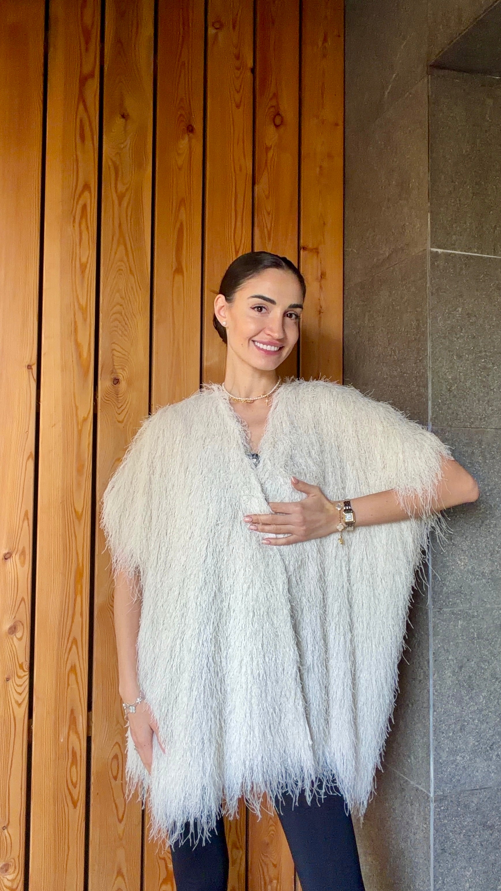 Къс елек/жилетка с ресни в цвят слонова кост: Eveline