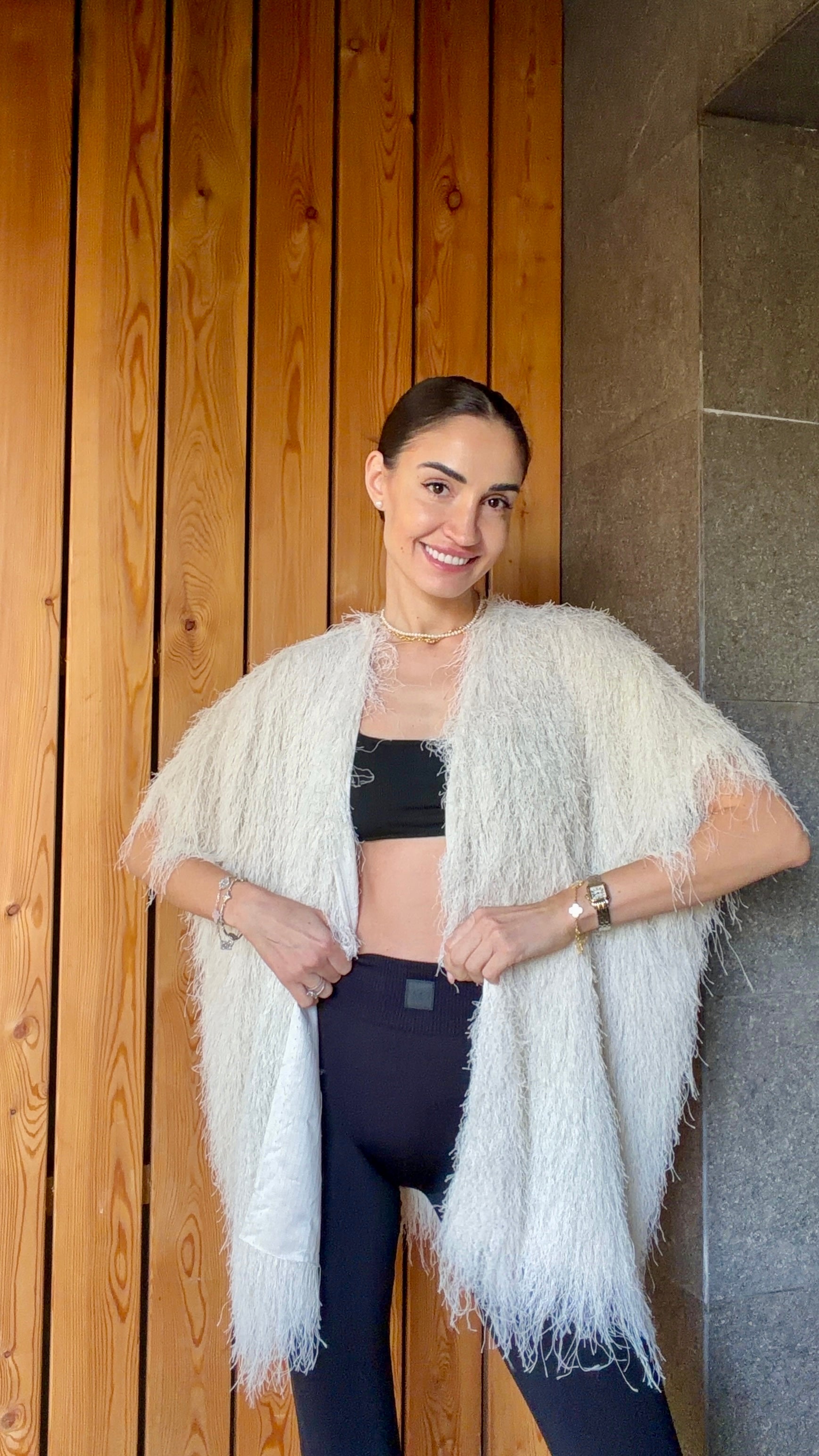 Къс елек/жилетка с ресни в цвят слонова кост: Eveline